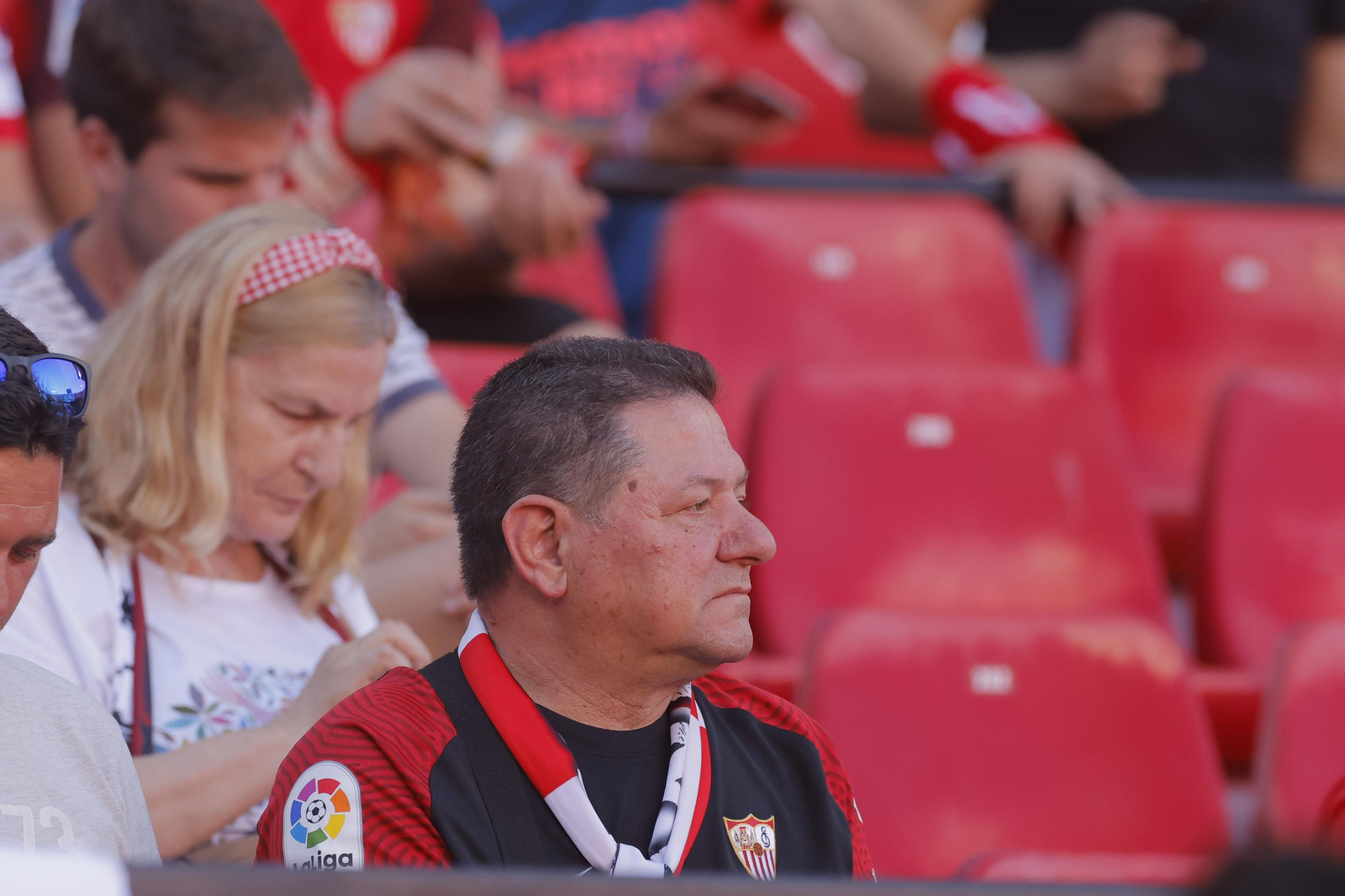 Búscate en las fotos del Sevilla-Español