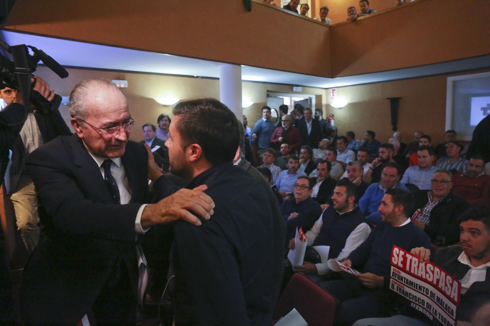 De la Torre, en la última asamblea celebrada por los hosteleros de Málaga.