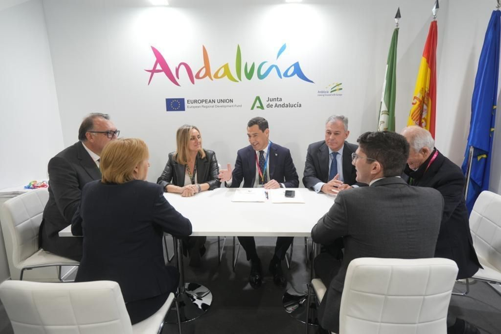 Juanma Moreno y Marifrán Carazo, en Londres