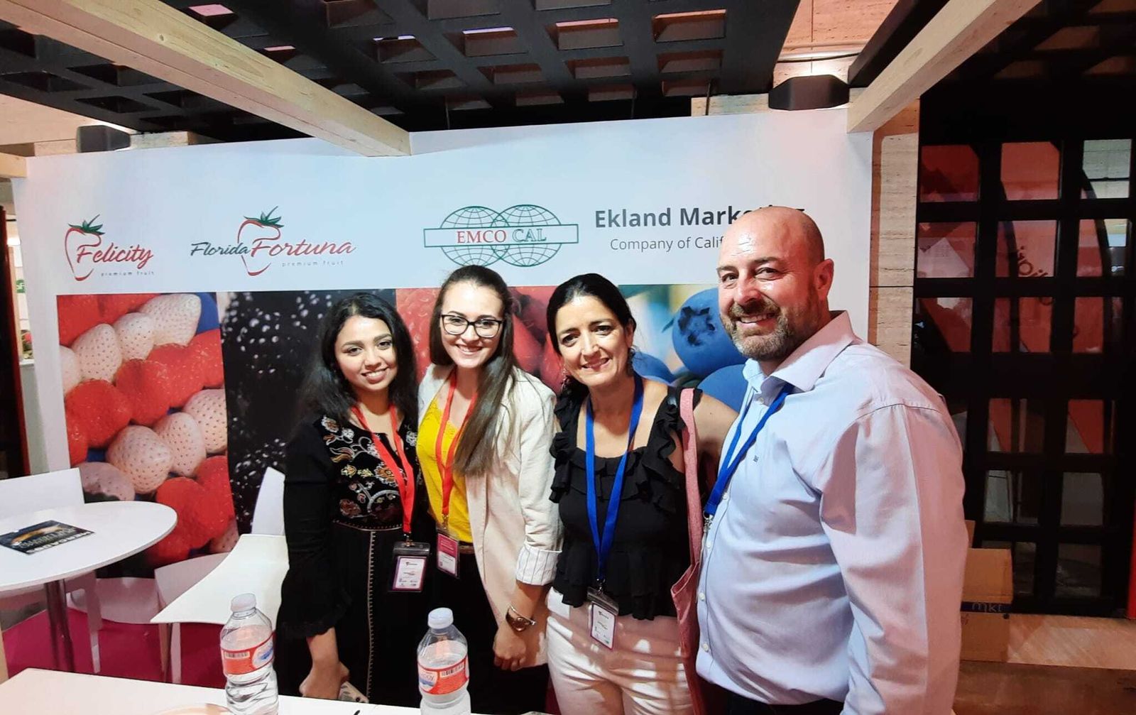 Más de medio centenar de empresas participan en el Congreso de Frutos Rojos