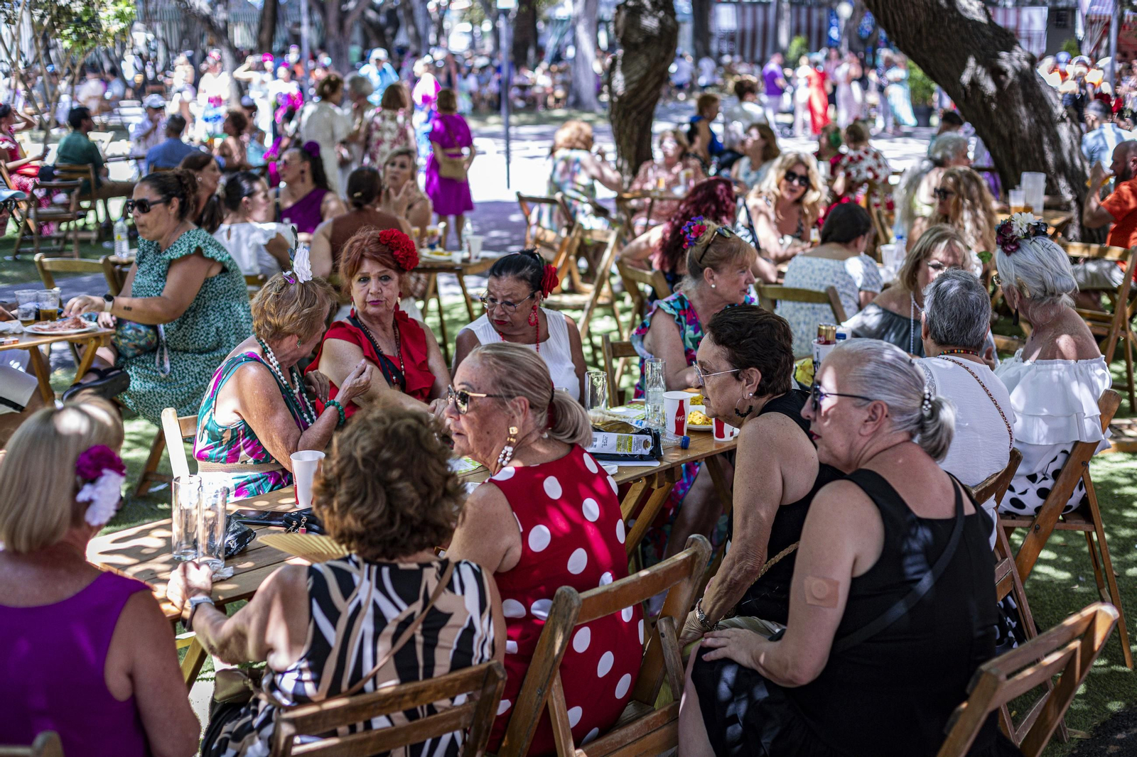 Como de costumbre, muchas mujeres quedaron para almorzar en la Feria.
