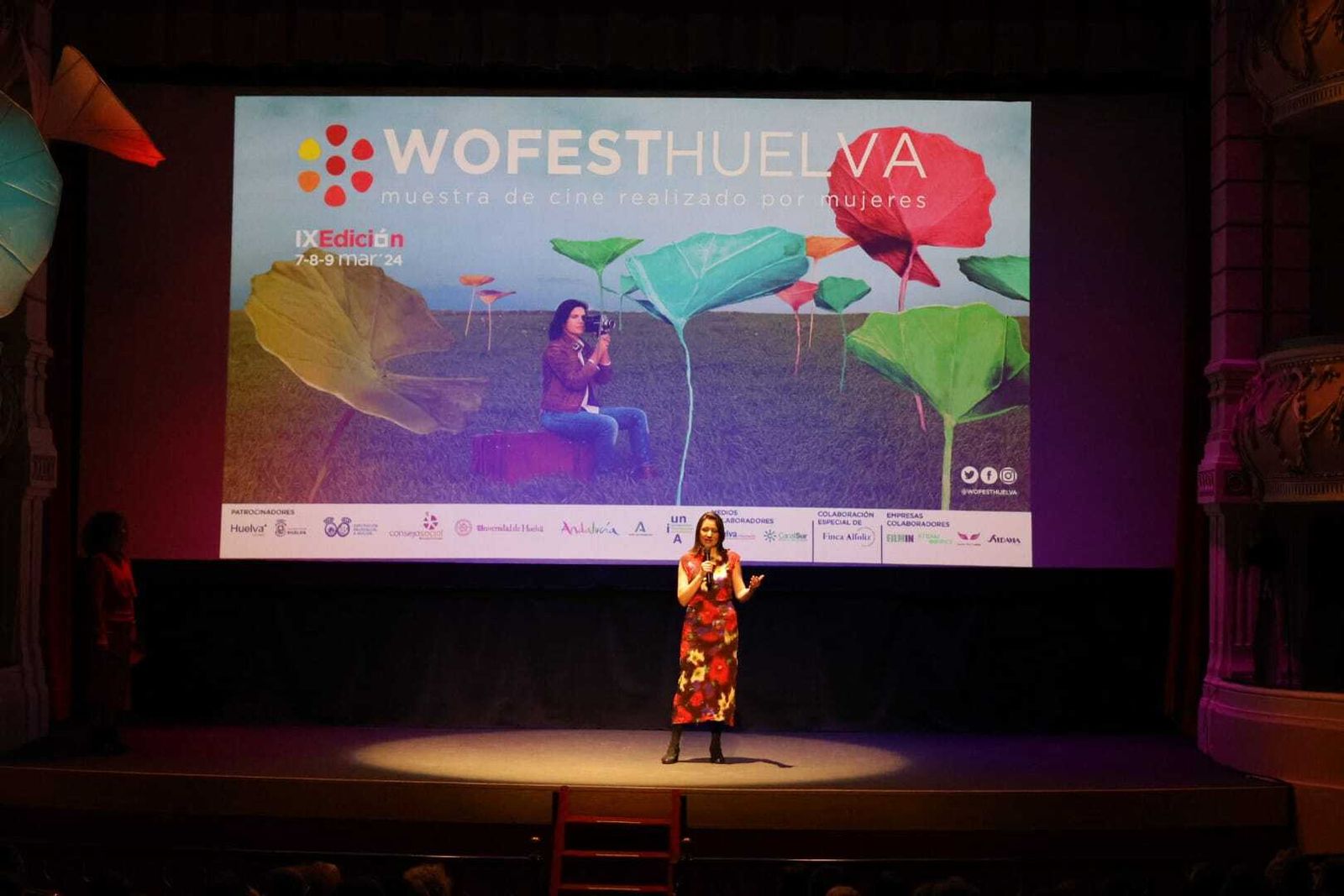 La directora de la muestra, María Luisa Oliveira, en la inauguración del Wofest.