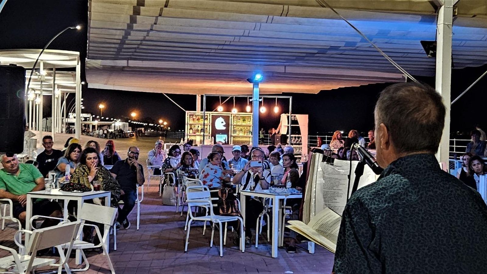 El Paseo de la Ría, otro de los puntos escogidos para las acciones poéticas.