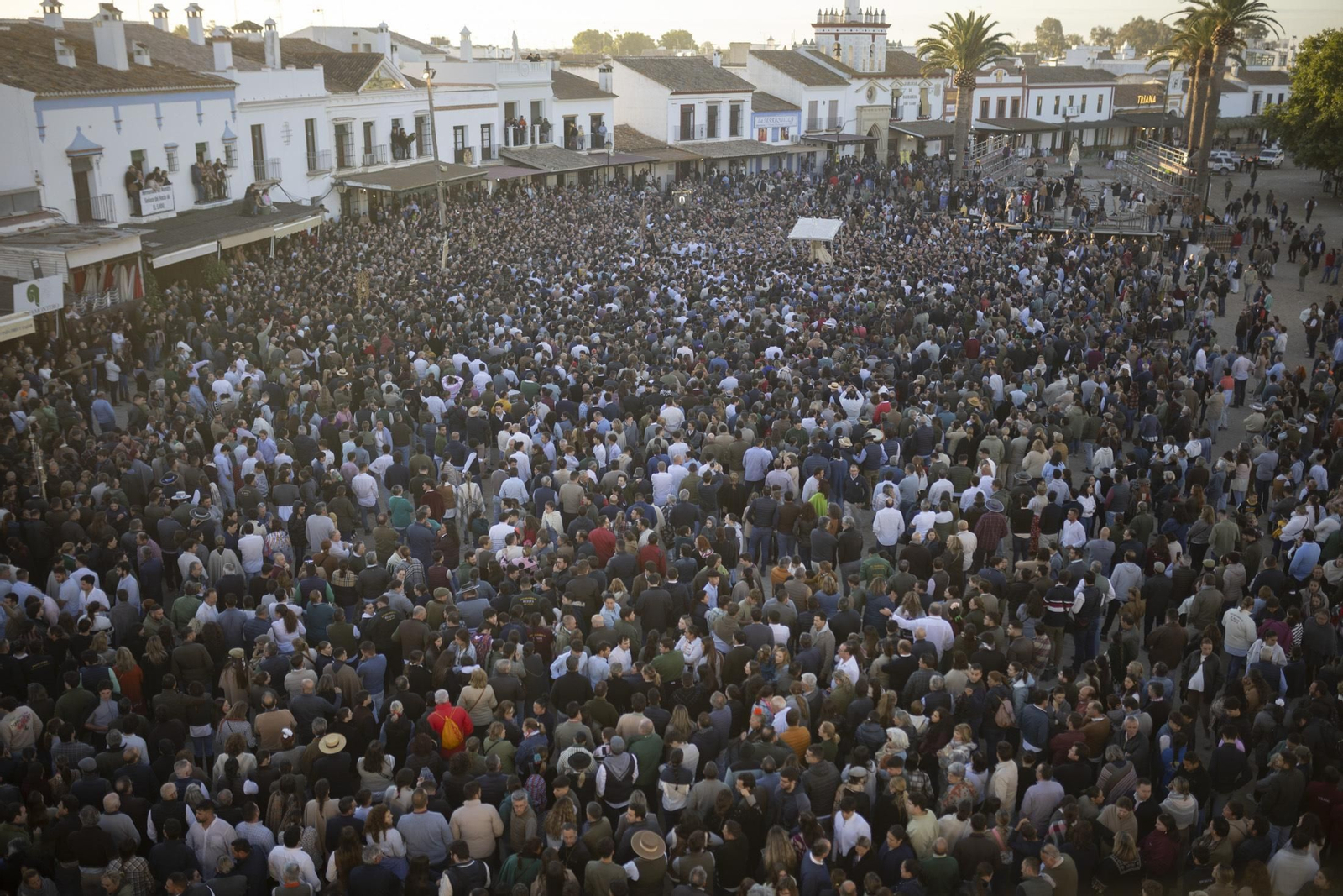 Las mejores imágenes de la procesión de la Virgen del Rocío en la aldea