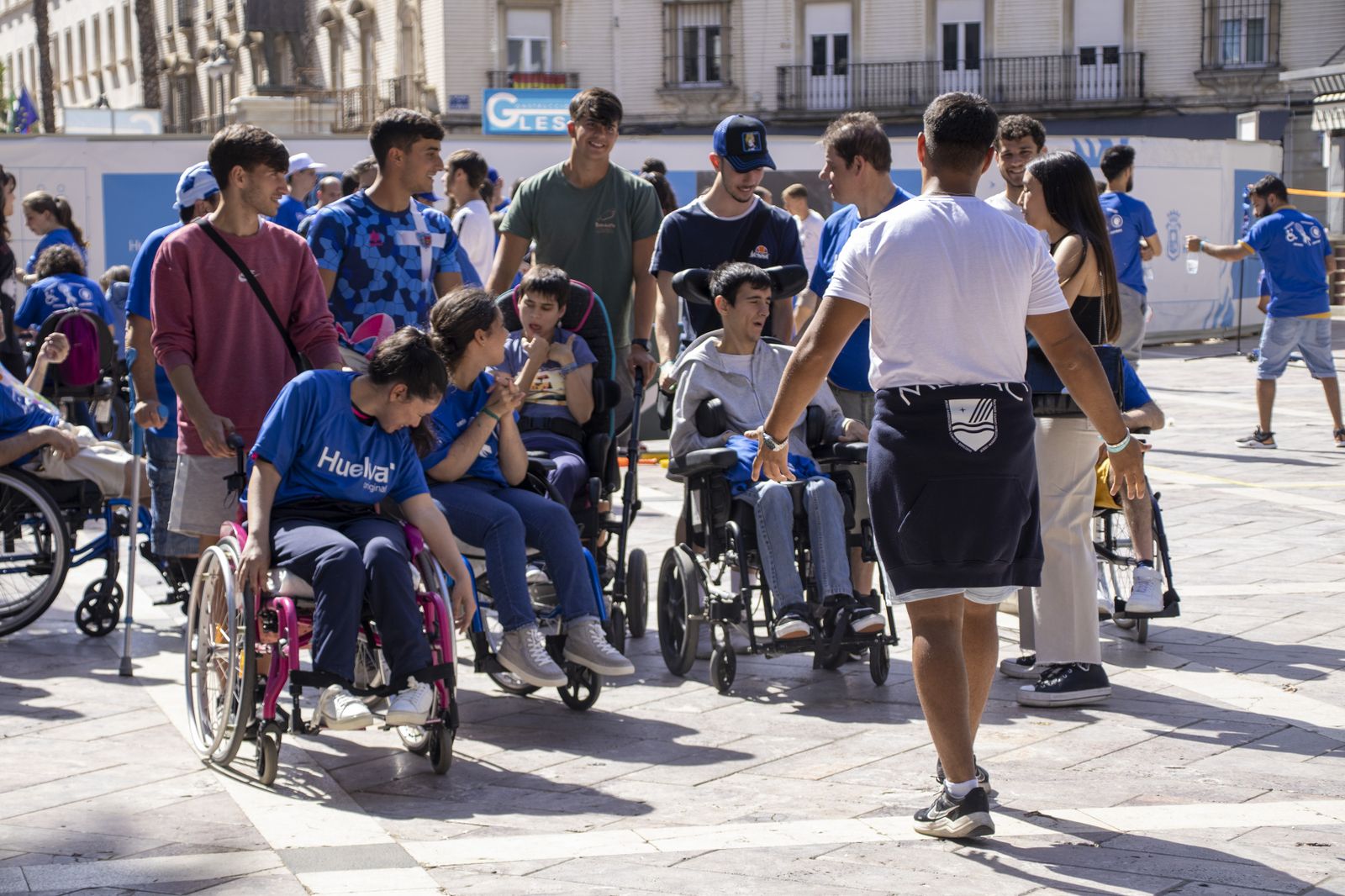Imágenes del II Día del Bádminton inclusivo en la Plaza de las Monjas.