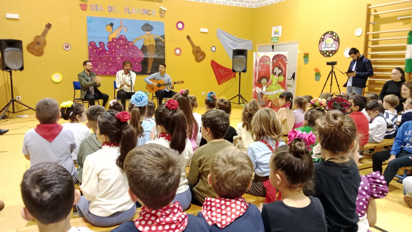 Así se celebra el Día Internacional del Flamenco en un colegio de San Fernando