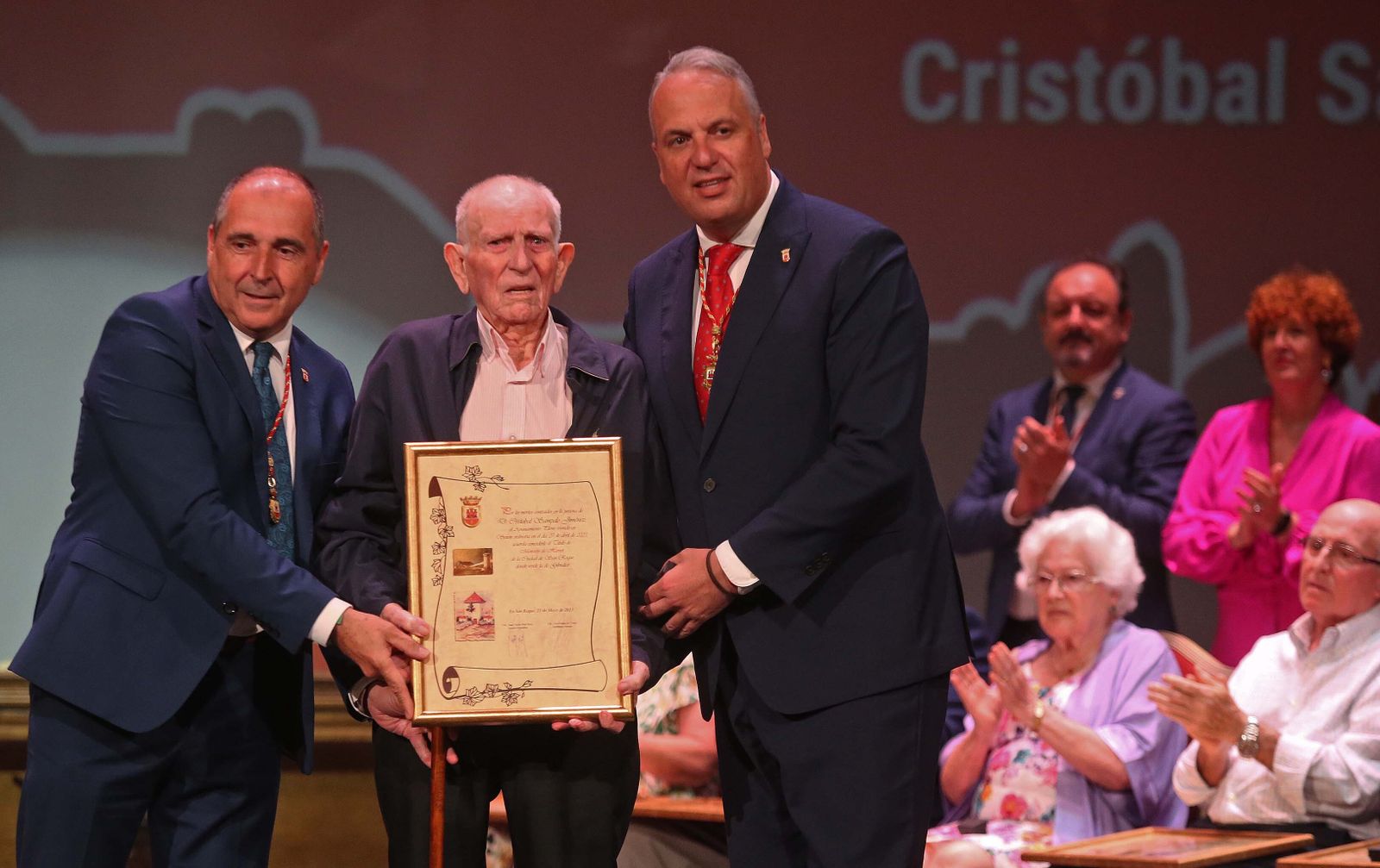 Fotos del pleno institucional de honores y distinciones por el 317º aniversario de San Roque