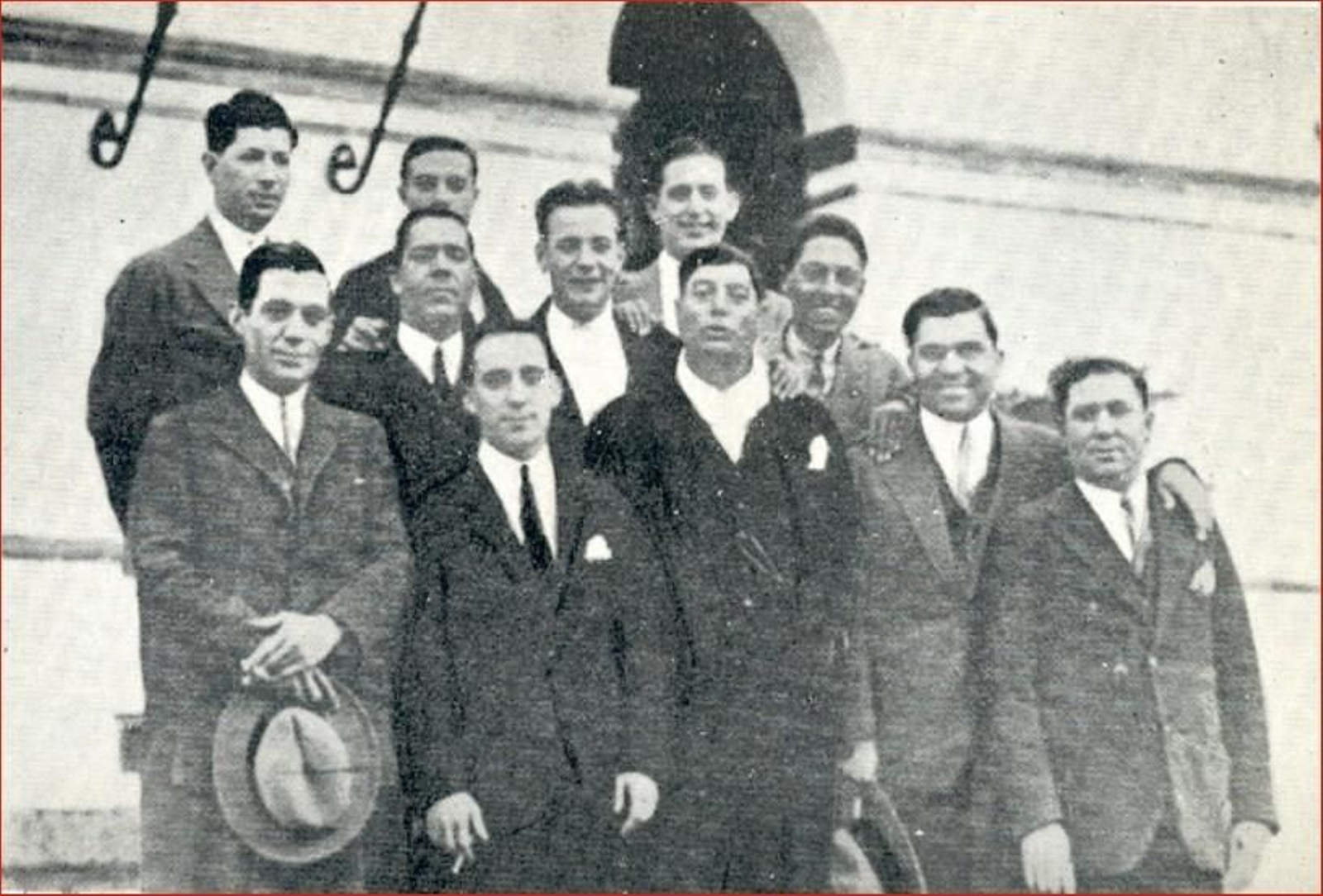 3. Pepe Torre, Manolo de Huelva, Tomás Pavón, Tomás Torre, Pepe Pinto, Niño de la Palma, Miguel de Marchena, Manuel Torre, Currito de la Jeroma, Paco Mazaco y El Gloria.