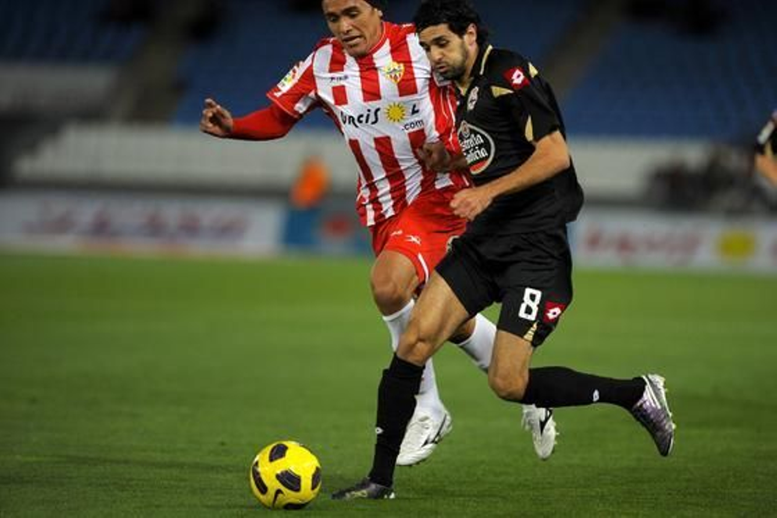 El Almería viajará con ventaja a Riazor tras ganar 1-0 al Deportivo en la ida de cuartos de final de la Copa del Rey. / AFP