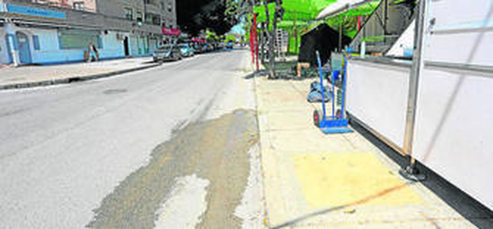 Los puestos ambulantes ya están montados en el Paseo de la Rosaleda, pero en Comandante Paz Varela aún no.