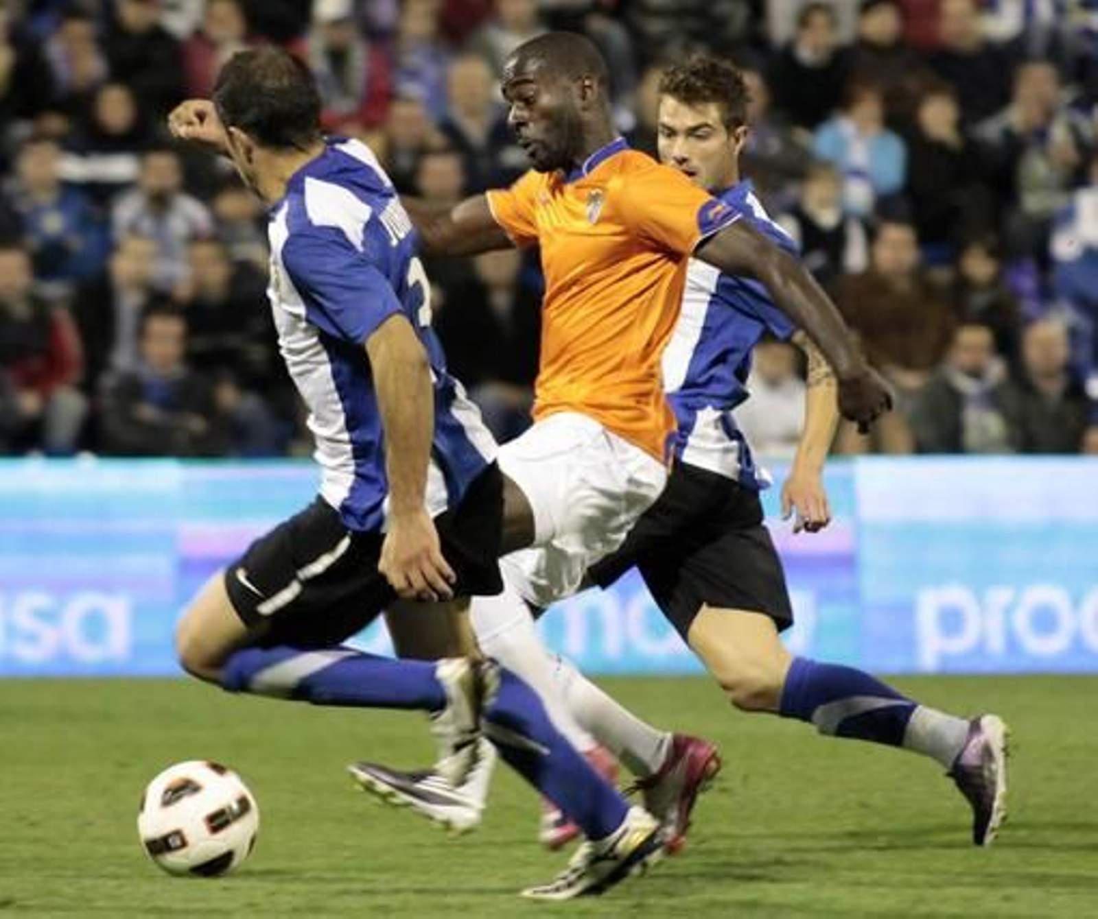 El Málaga empata 0-0 en casa del Hércules y tendrá la oportunidad de decidir la eliminatoria de dieciseisavos de la Copa del Rey en La Rosaleda. / LOF