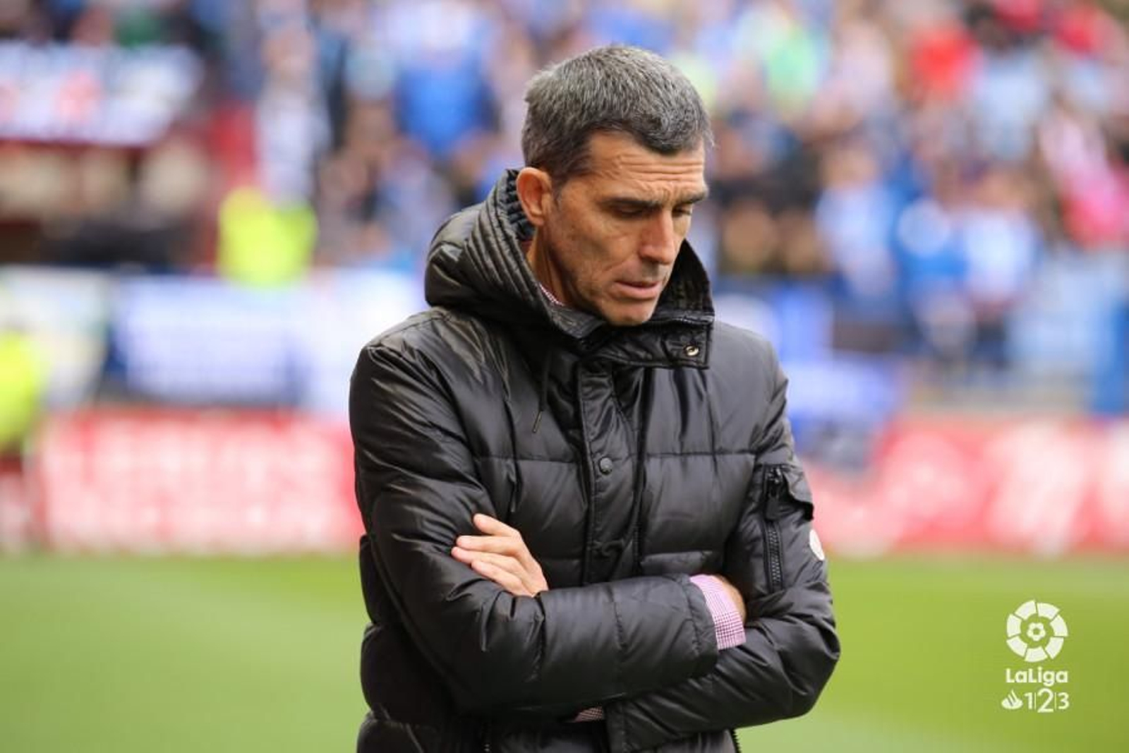 Muñiz, cabizbajo en la banda del Francisco de la Hera