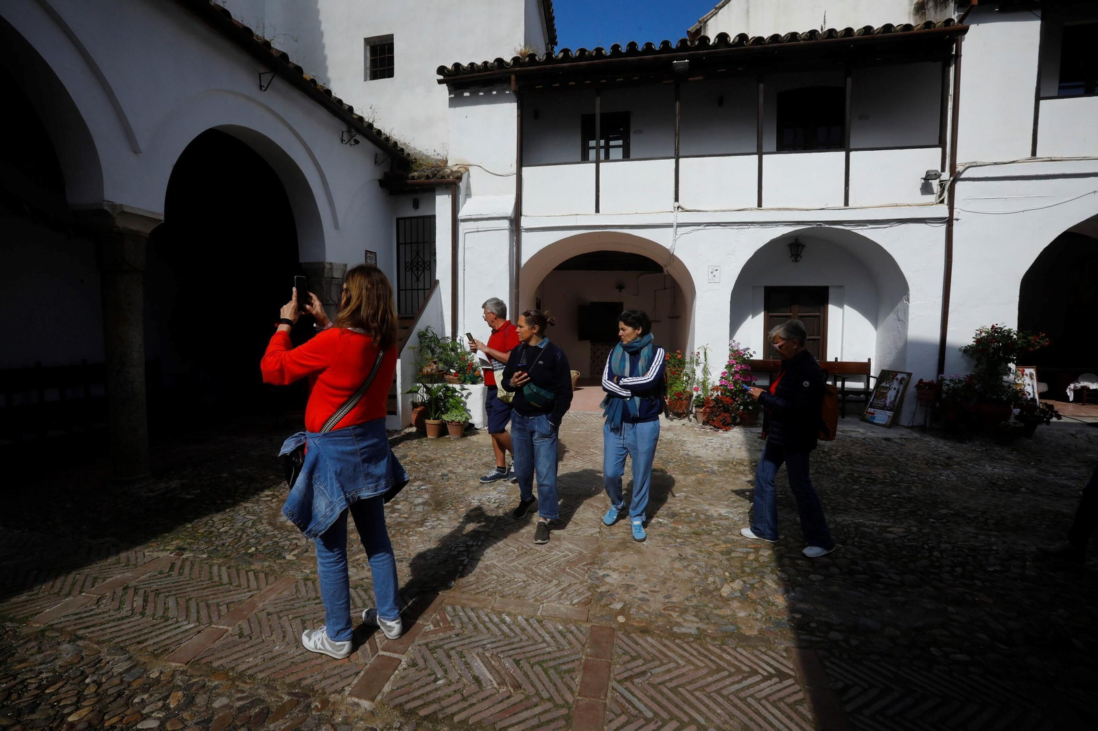 Patio del convento de las Clarisas de Santa Cruz.