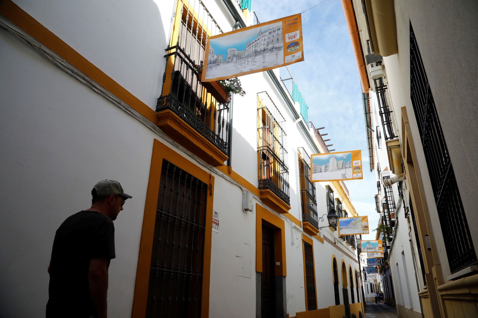 La calle Imágenes de Córdoba se llena de arte, en fotografías