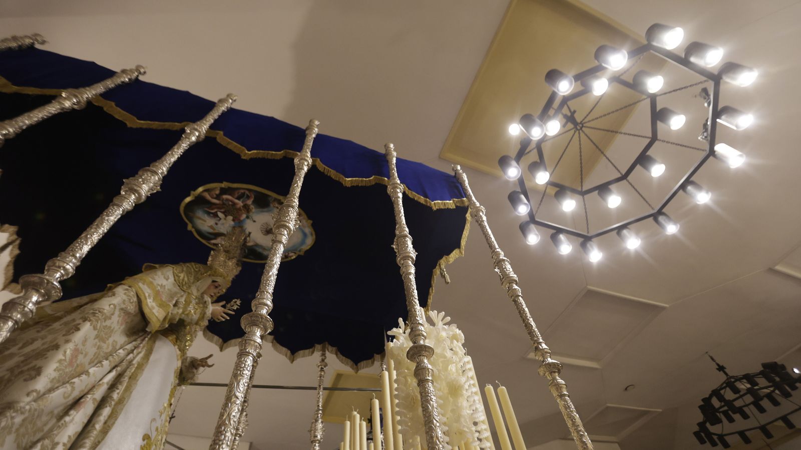 Preparativos en las iglesias de Algeciras para la Magna Mariana, en imágenes