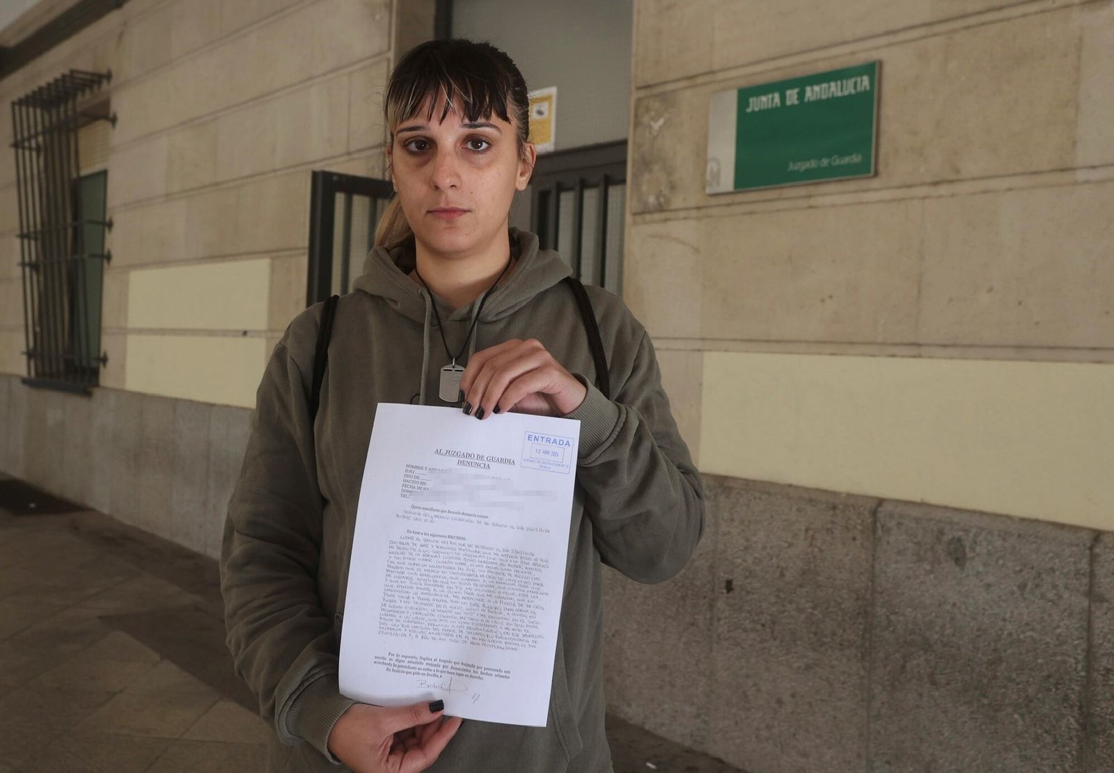 Beatriz Aroca, el viernes, tras presentar una denuncia en el Juzgado.