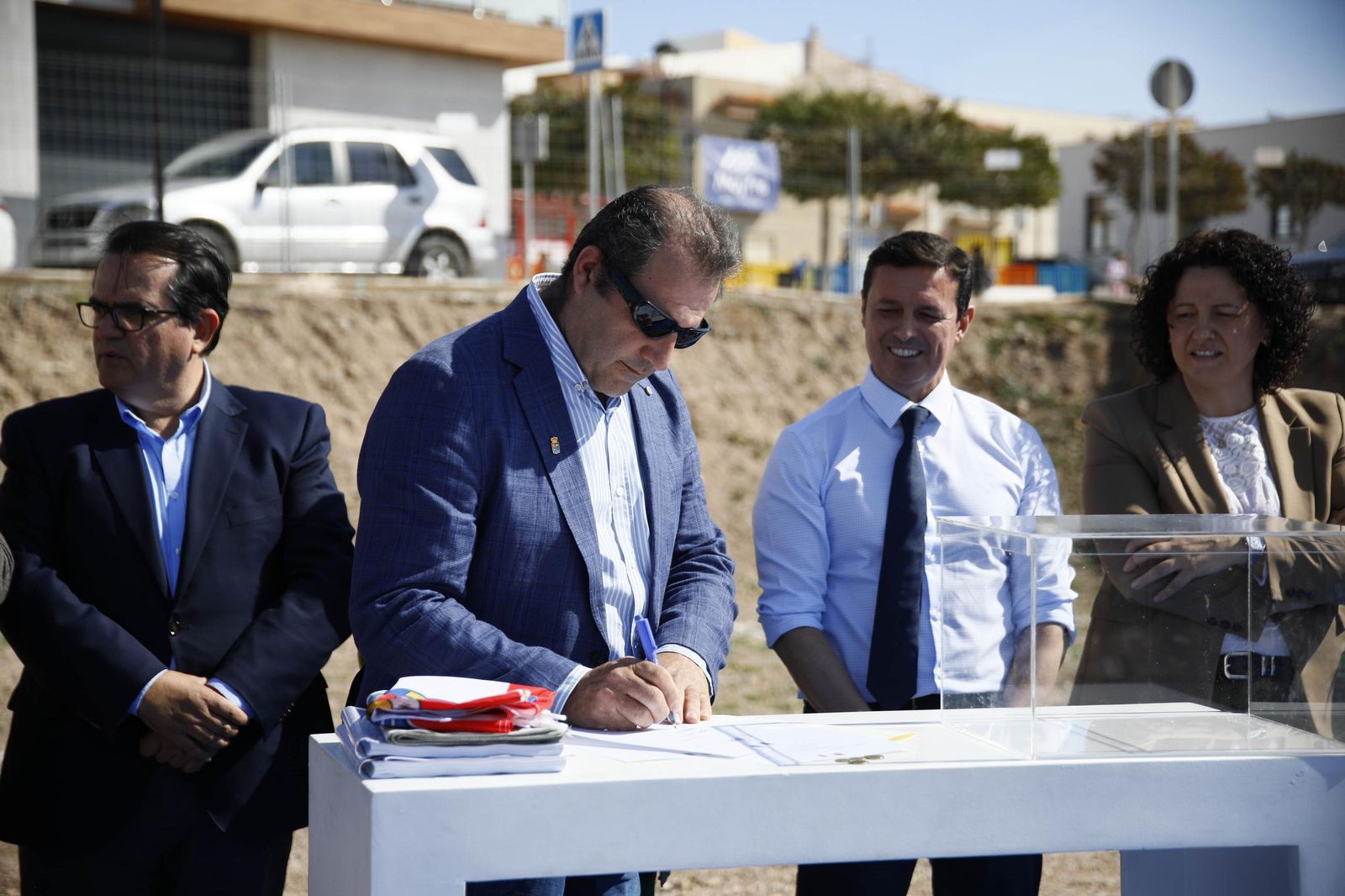 Las imágenes de la primera piedra del Centro de mayores en Balanegra