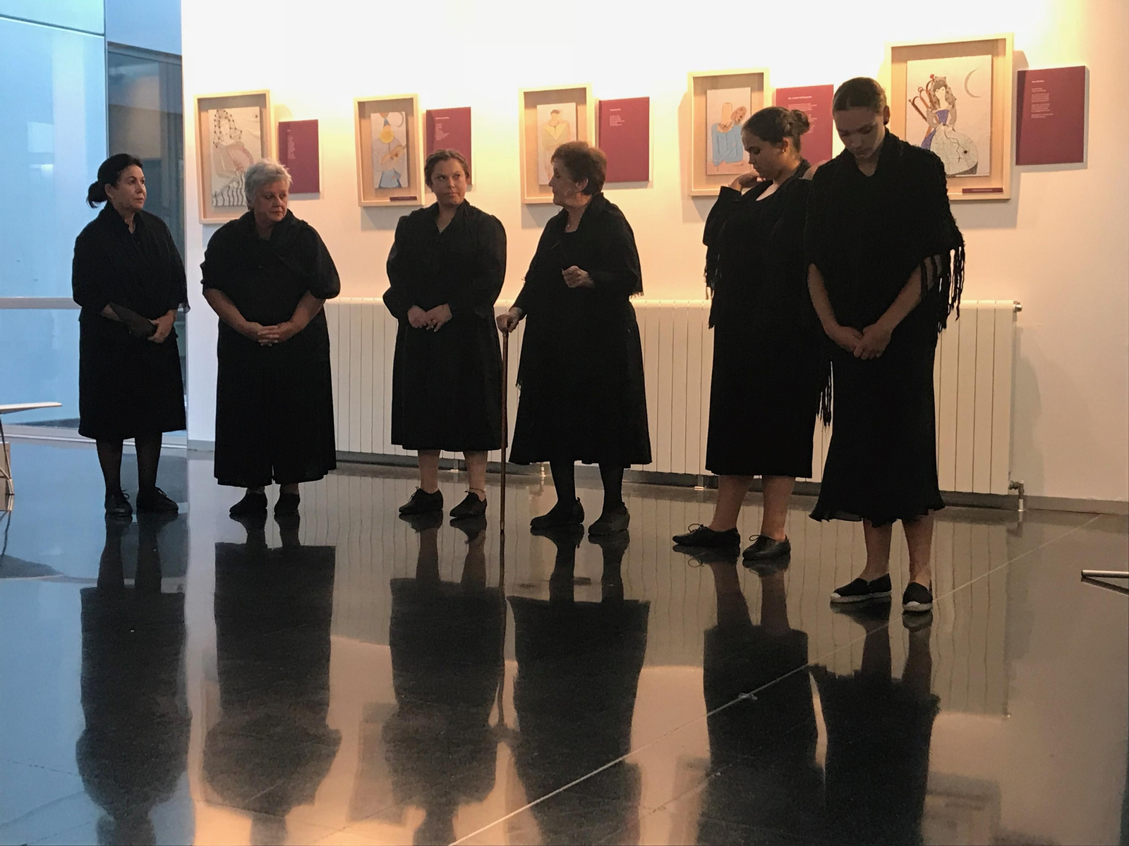 Representación de un fragmento de 'La casa de Bernarda Alba', durante la inauguración de la muestra.