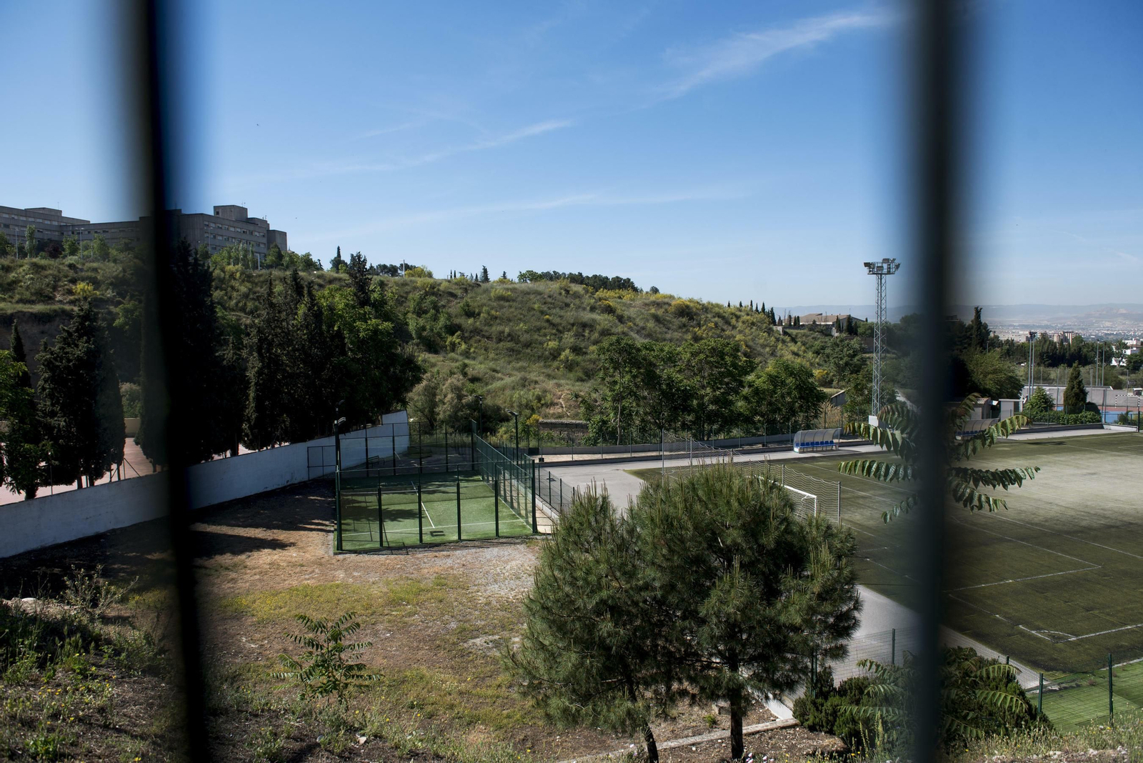 La conexión entre el Campus de Cartuja y Casería de Montijo revalorizará el campo de fútbol