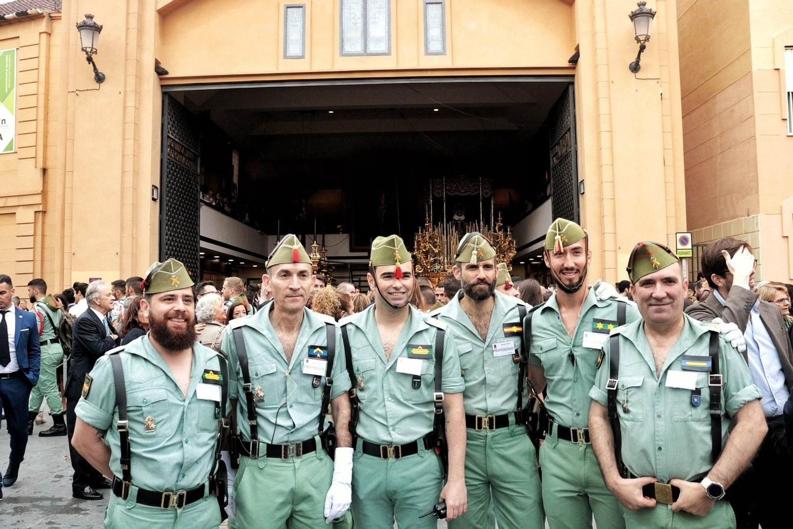 Las fotos de la Legión en el traslado del Cristo de Mena en Málaga este Jueves Santo Las fotos de la Legión en el traslado del Cristo de Mena en Málaga este Jueves Santo