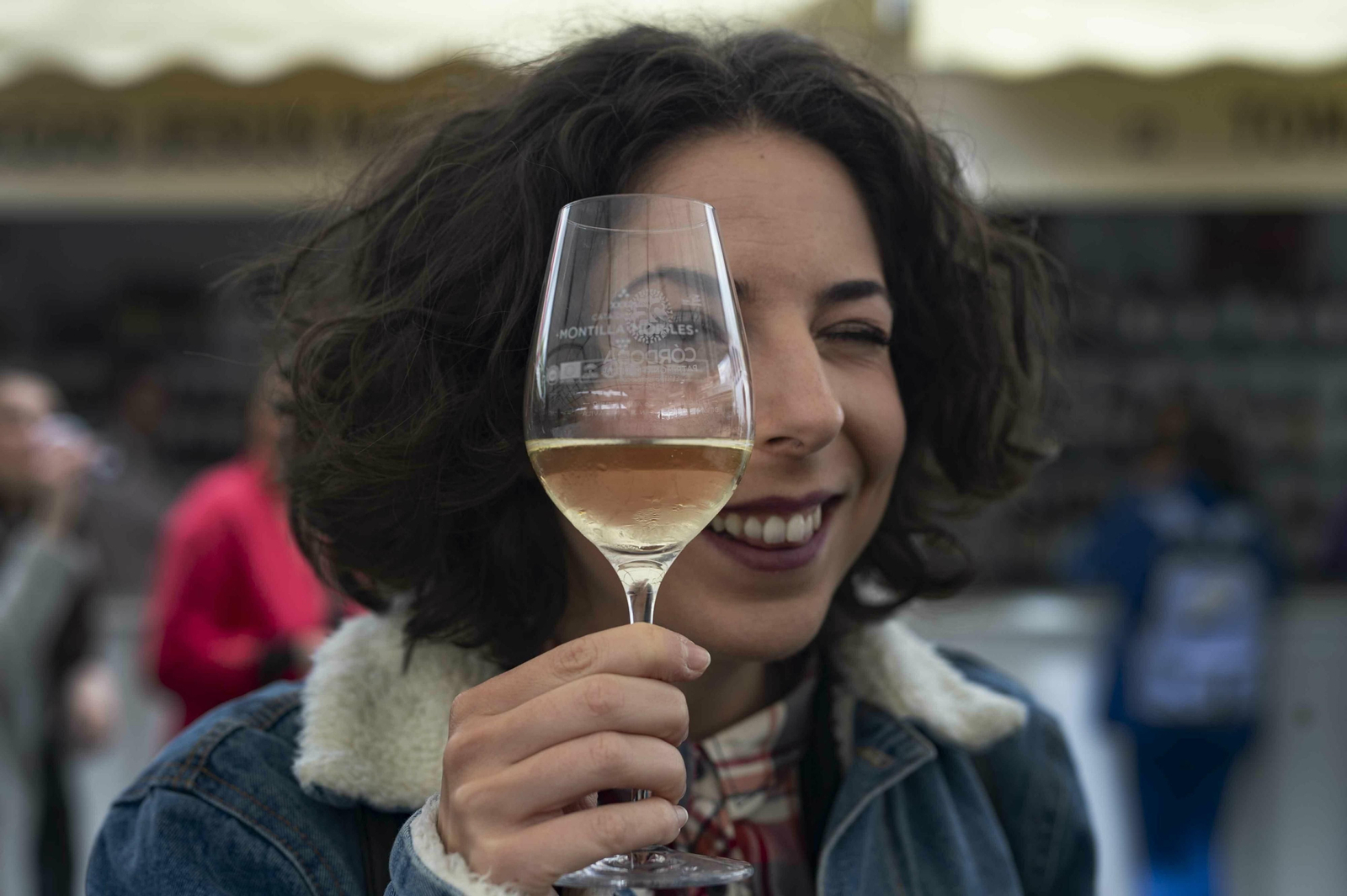 Dime qué edad tienes y te diré qué vino bebes. Dime qué edad tienes y te diré qué vino bebes.