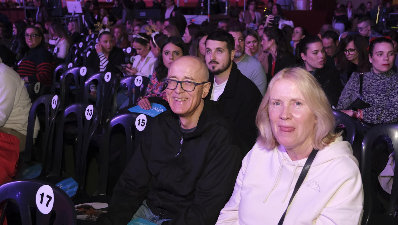 David Bisbal enamora a su Almería en el inicio de la gira 'Todo es Posible en Navidad', en fotografías