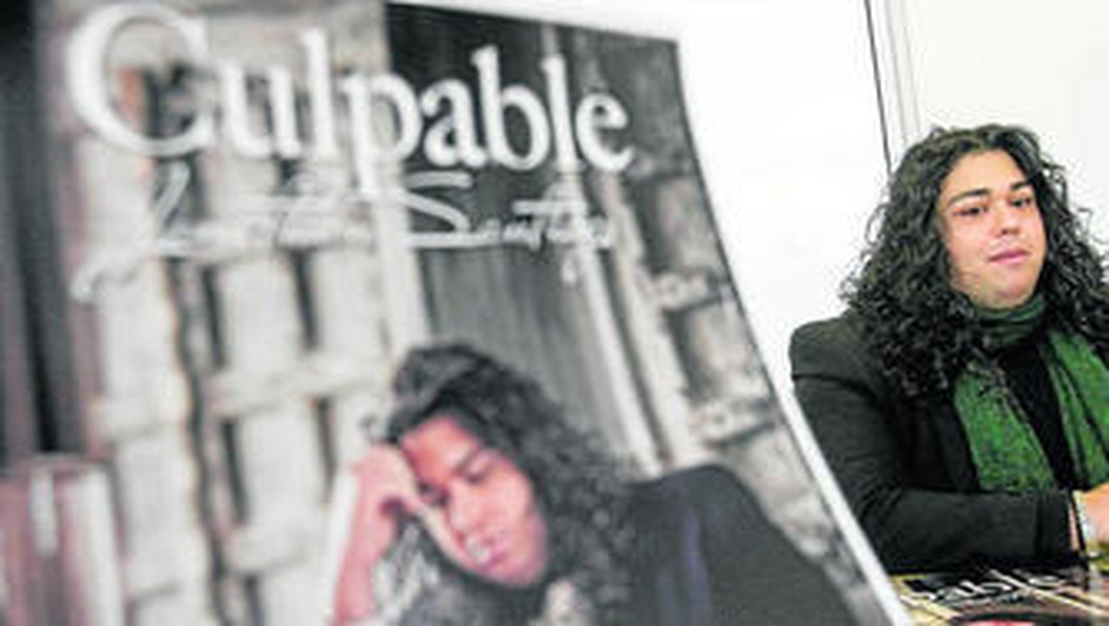 Imagen del cantante linense Jonathan Santiago, ayer durante la presentación de su disco.