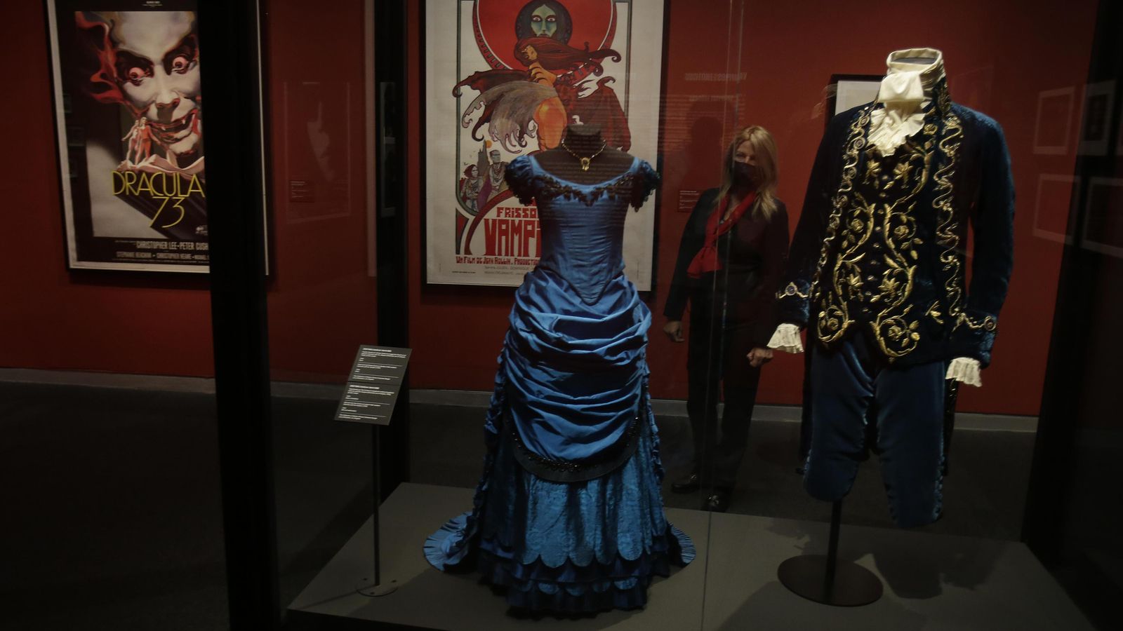 Vestuario de Kirsten Dunst y Tom Cruise en 'Entrevista con el vampiro'.