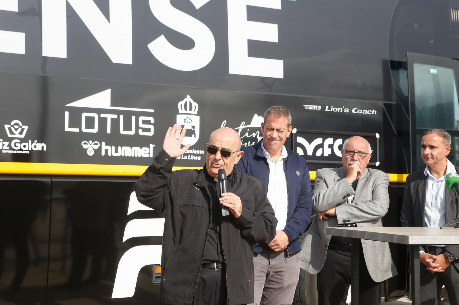 Las fotos de la presentación del nuevo autocar de la Balona