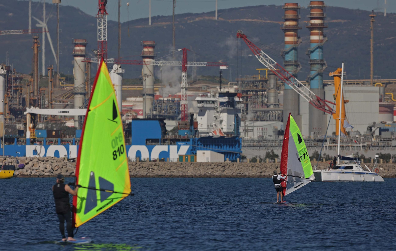 Fotos de la segunda jornada de la Copa de Andalucía de la clase windsurfer en La Línea