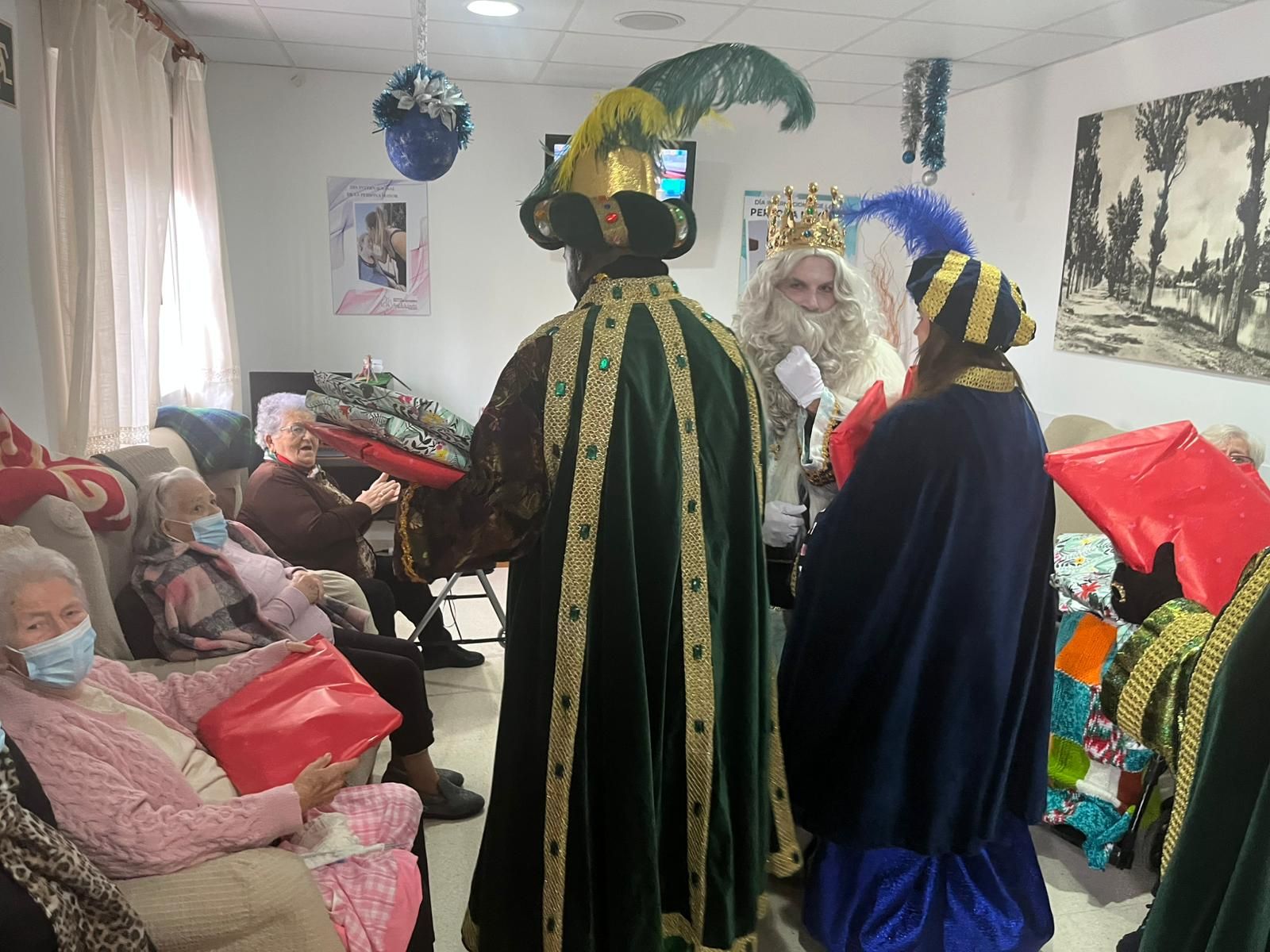 La mágica cabalgata de los Reyes Magos en Cuevas del Almanzora, en imágenes
