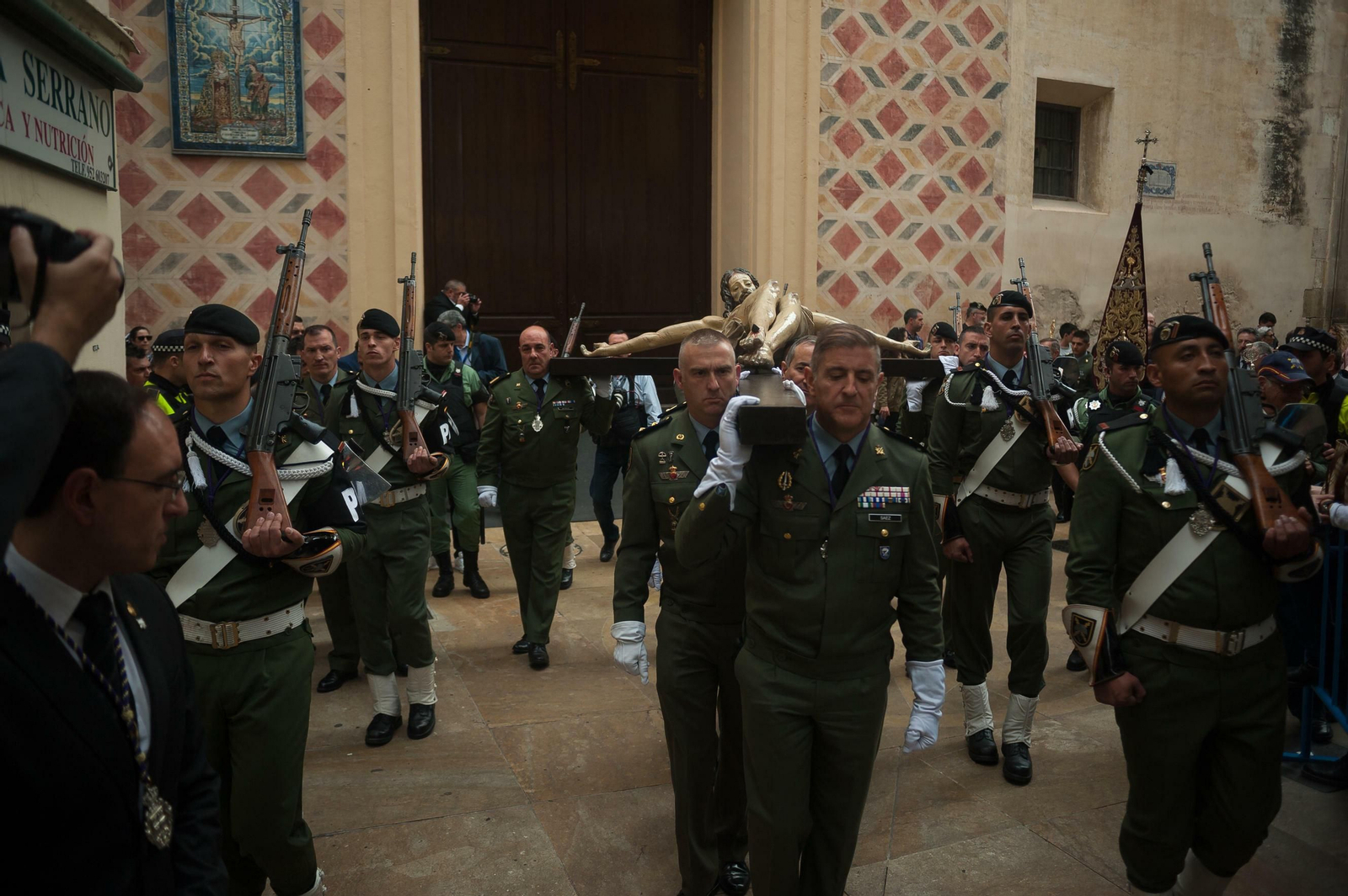 Fotos del desfile del traslado de Fusionadas en la Semana Santa de Málaga 2019.