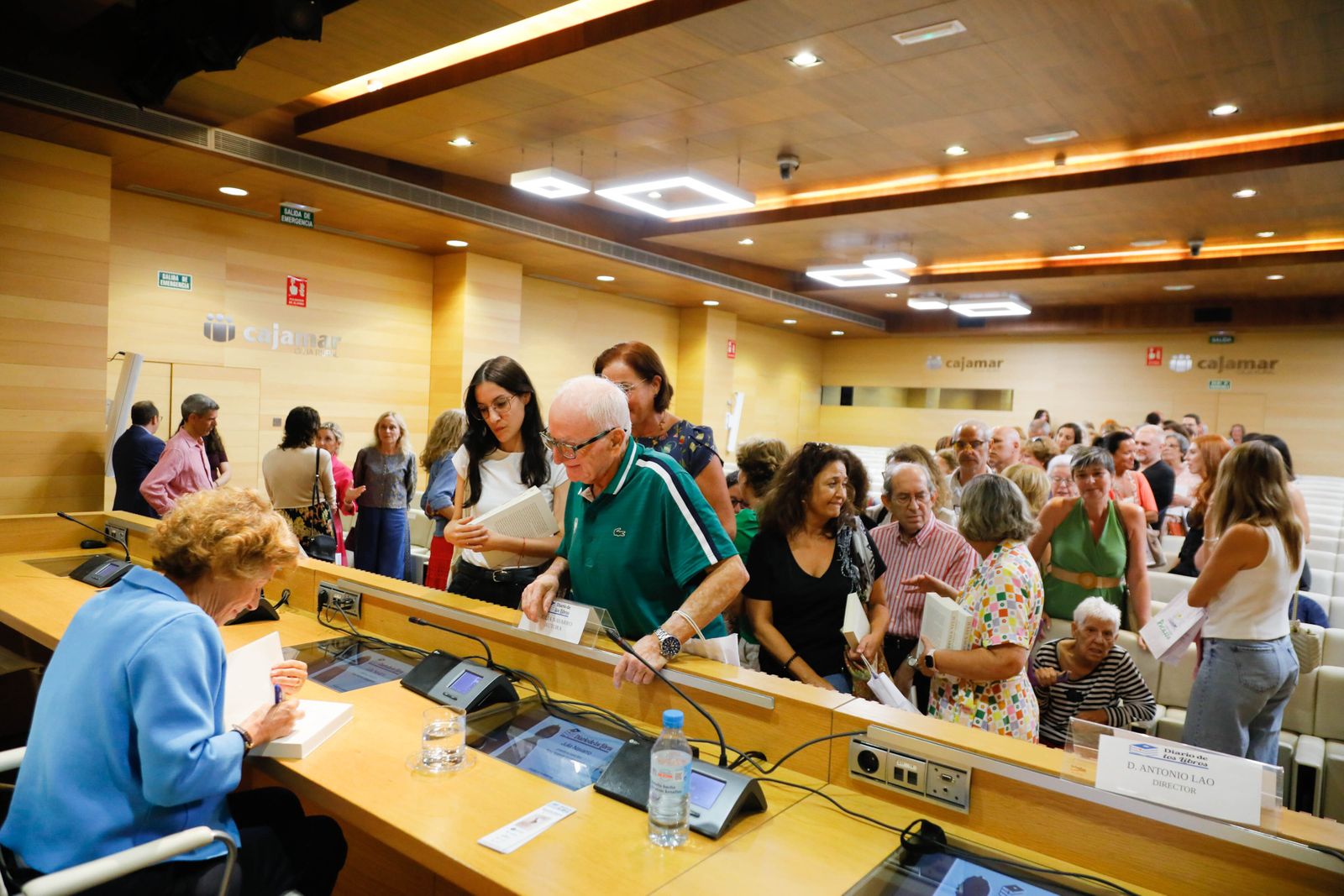 Imágenes de Diario de los Libros, con Julia Navarro