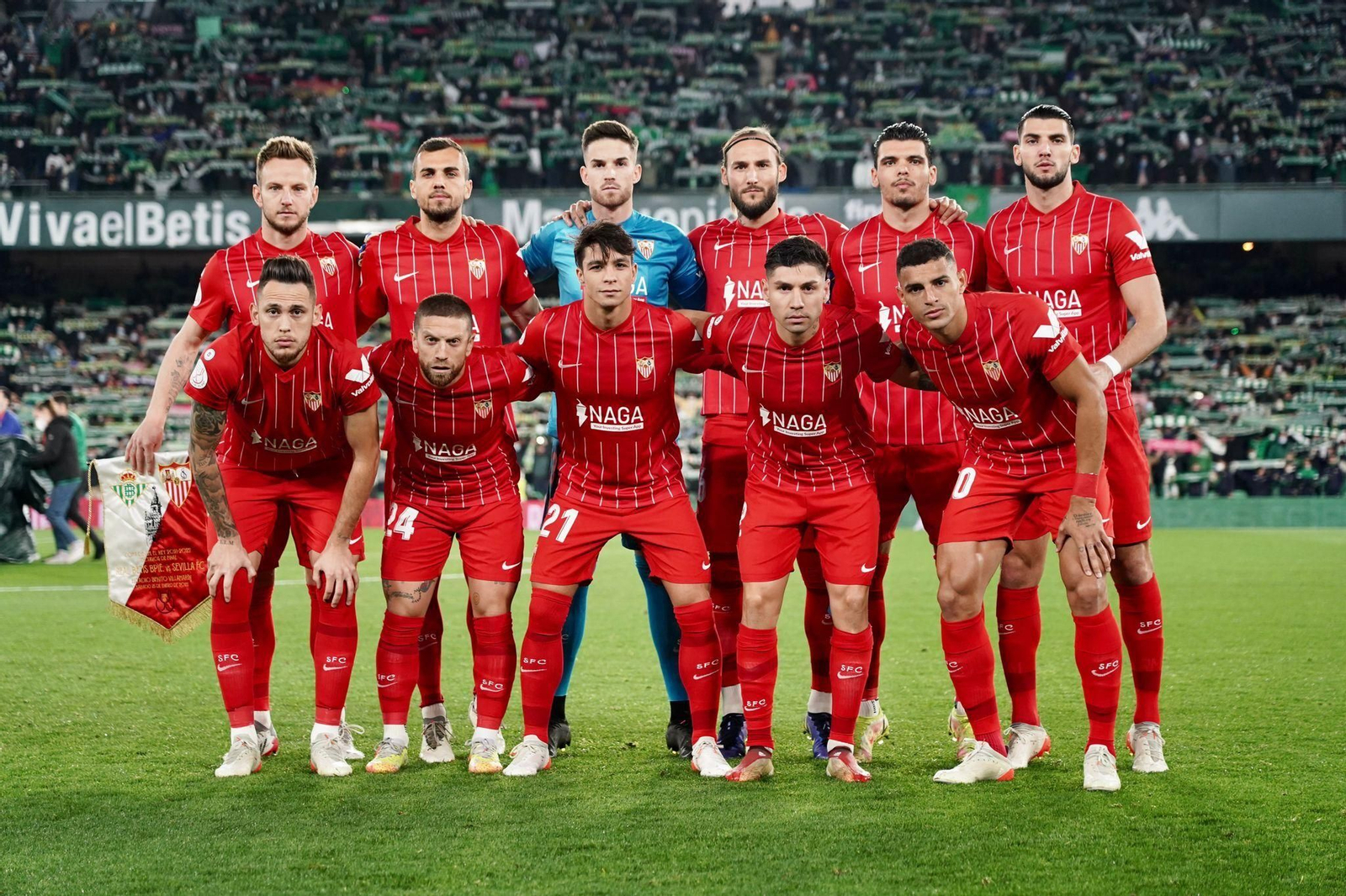 Once inicial del derbi suspendido, con Óliver Torres por Koundé.