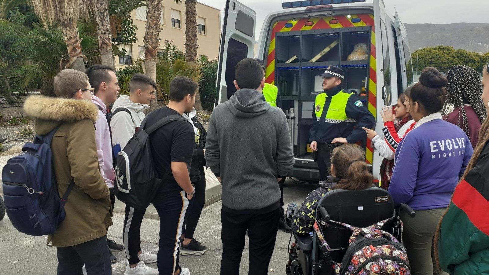 Sesiones de formación de la Policía Local de Roquetas con estudiantes