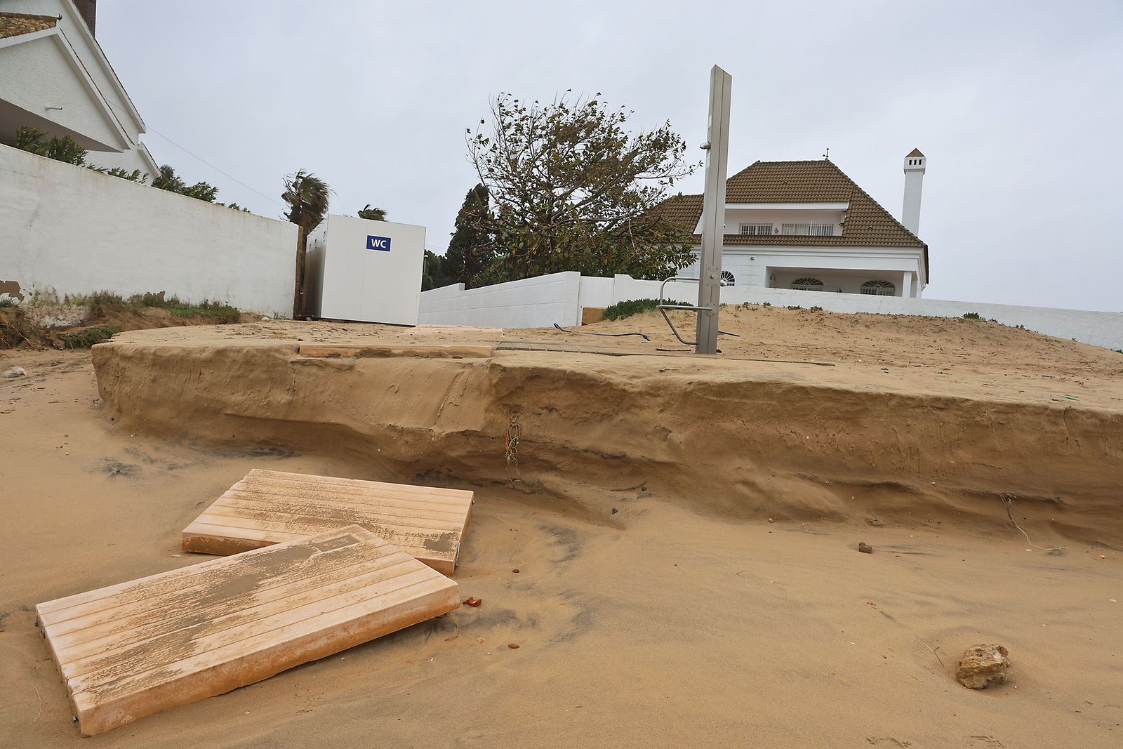 Las fotografías de los imponentes daños ocasionados por la borrasca Leonardo en El Portil