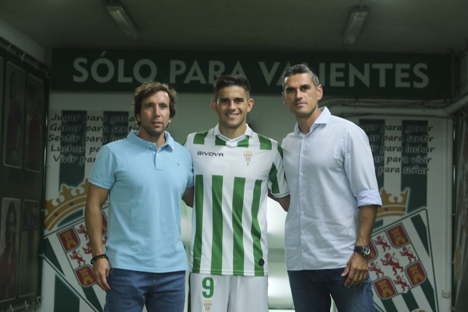 La presentación de Kuki Zalazar como jugador del Córdoba CF, en imágenes