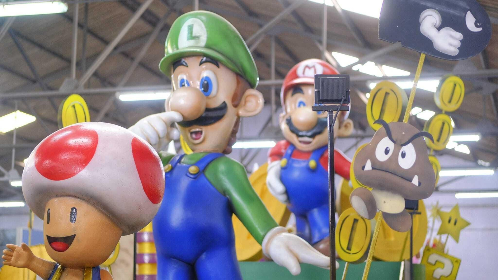 Una de las carrozas con Super Mario Bros