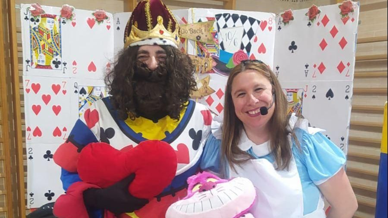 Actuación de la compañía en un colegio.