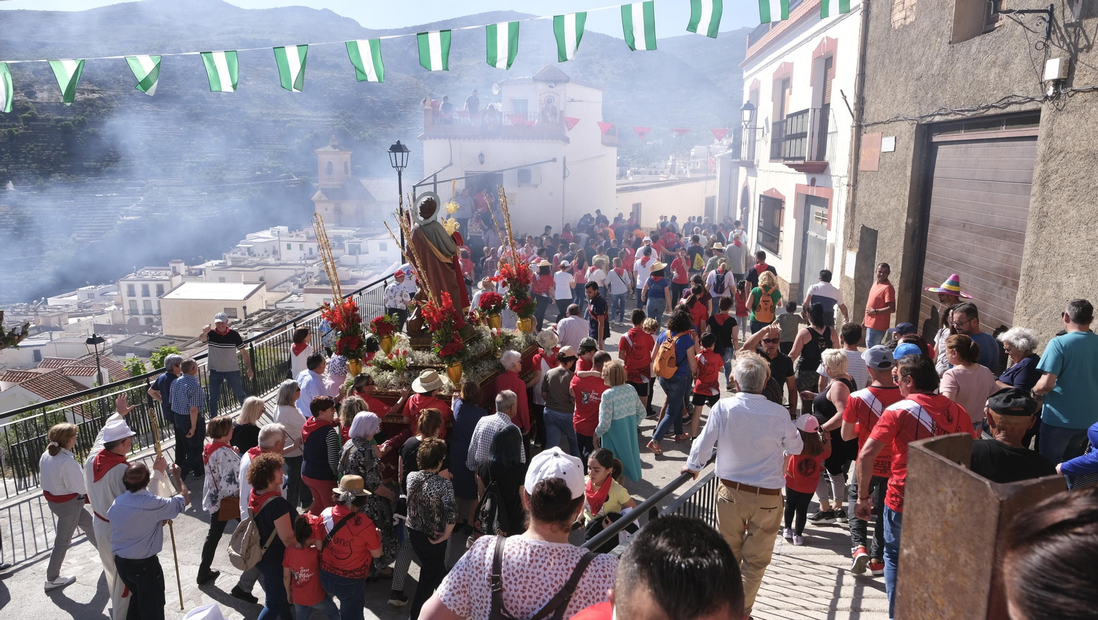 Imágenes de los toros ensogaos y San Marcos, en las Fiestas de Ohanes