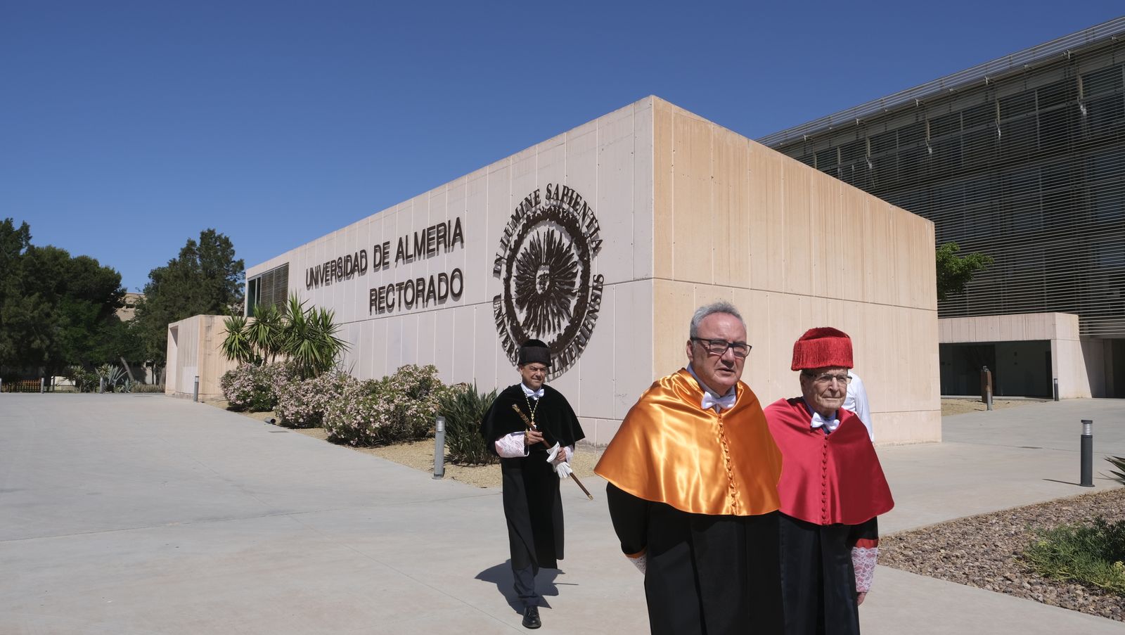 Imágenes de la investidura como Doctor Honoris Causa de la UAL, de Paco Cosentino.