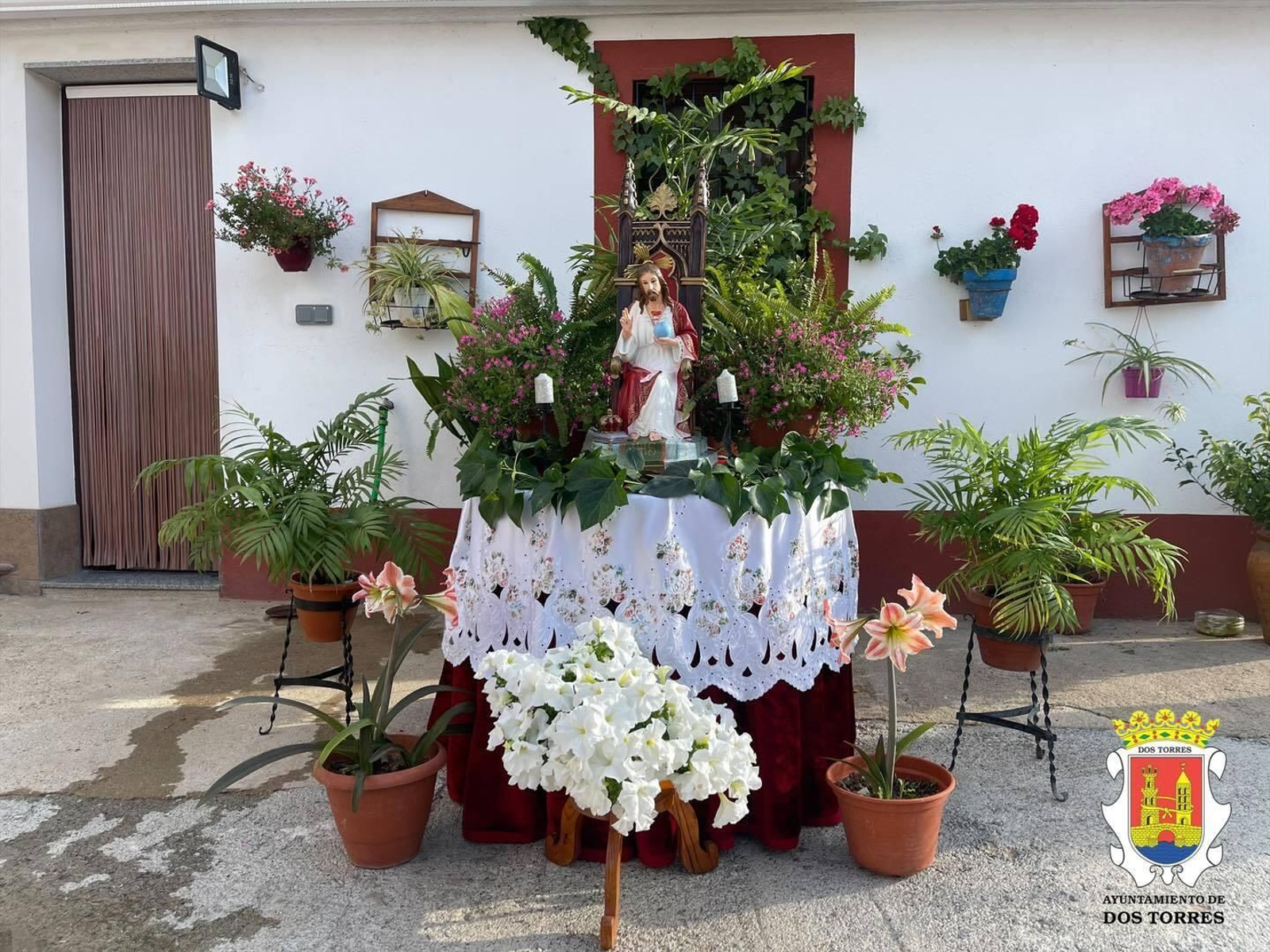 Una ruta en fotografías por los altares del Corazón de Jesús en Dos Torres Una ruta en fotografías por los altares del Corazón de Jesús en Dos Torres