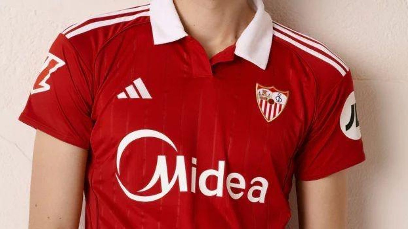 Imaagen de la segunda camiseta del Sevilla FC