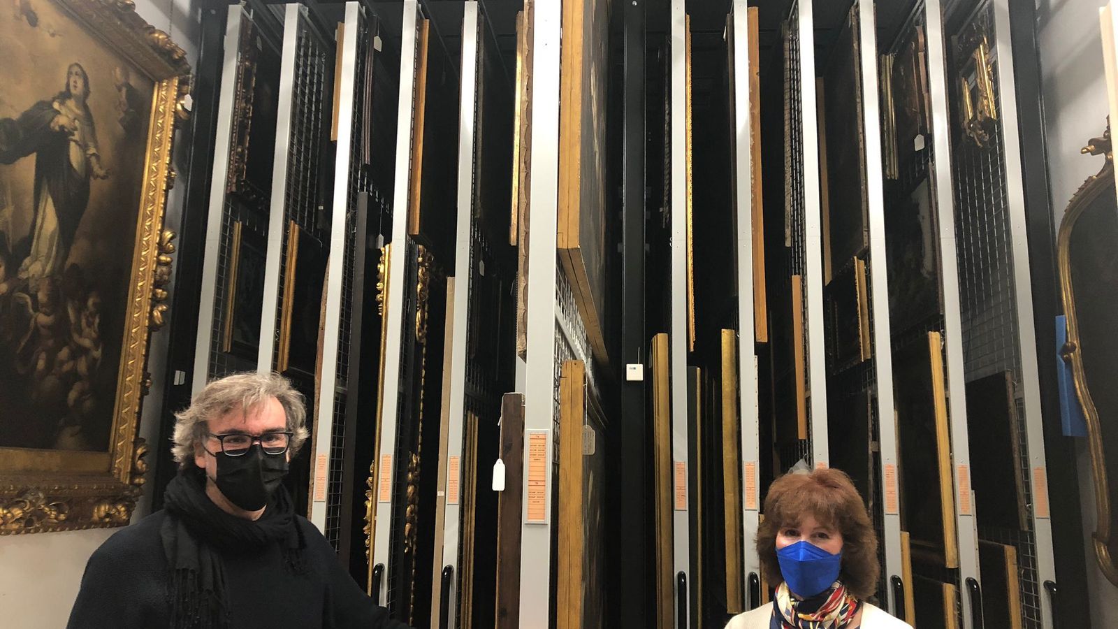 José María Domenech y María José Robina en uno de los almacenes.