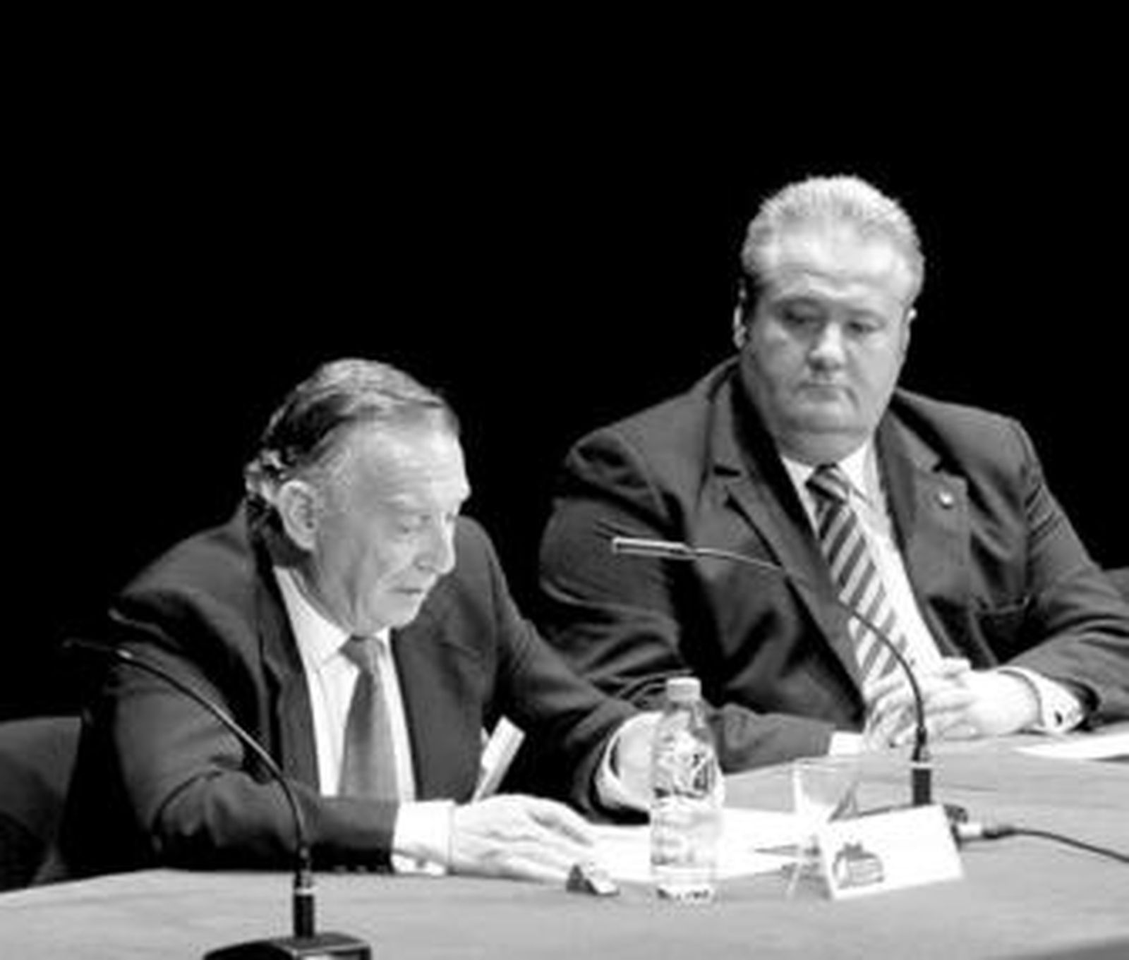 Nazario Yuste, a la izquierda de la imagen, junto al capataz Díaz Cantón.