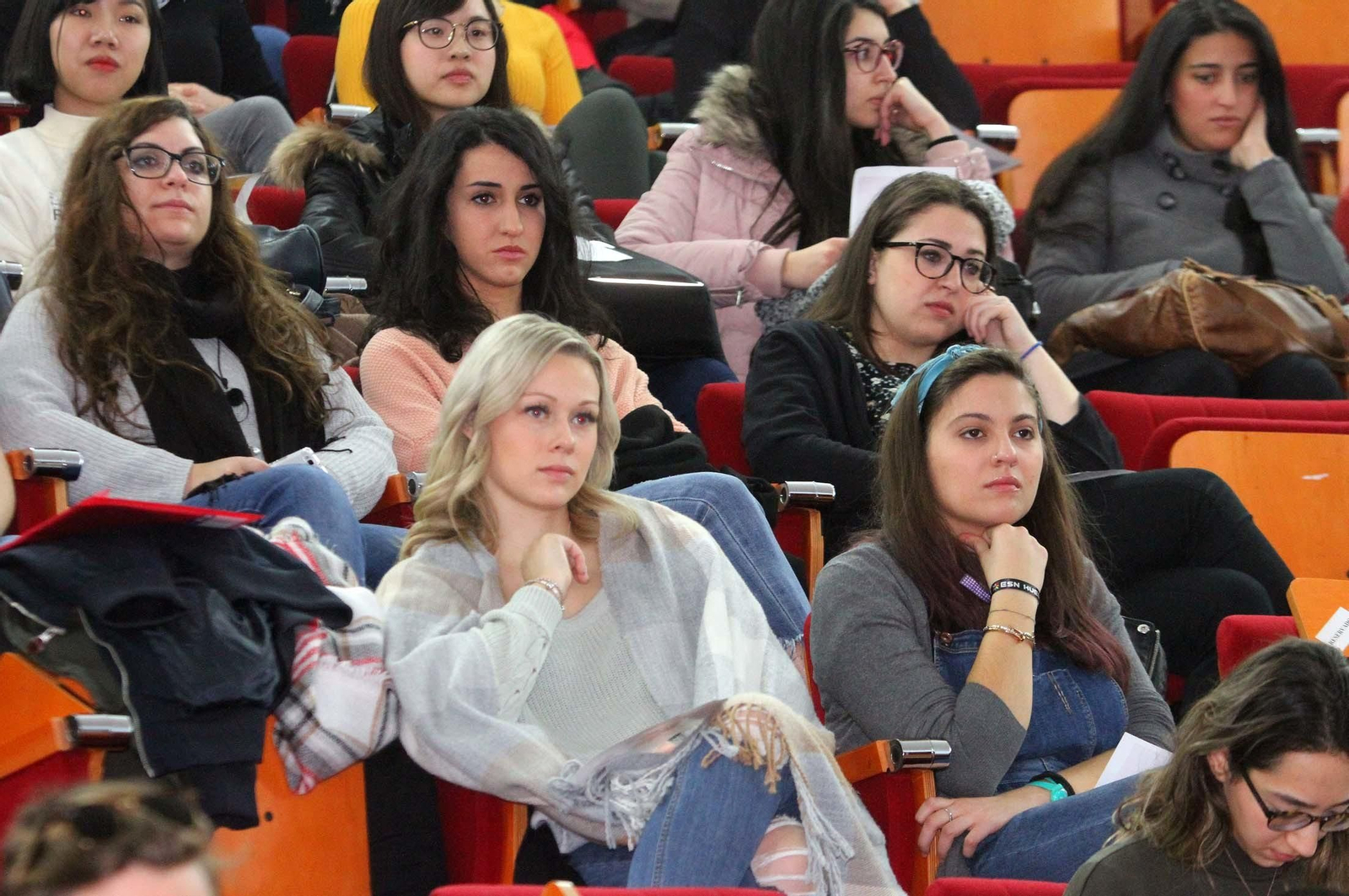 La universidad de Huelva da la bienvenida a los nuevos estudiantes Erasmus, en imágenes