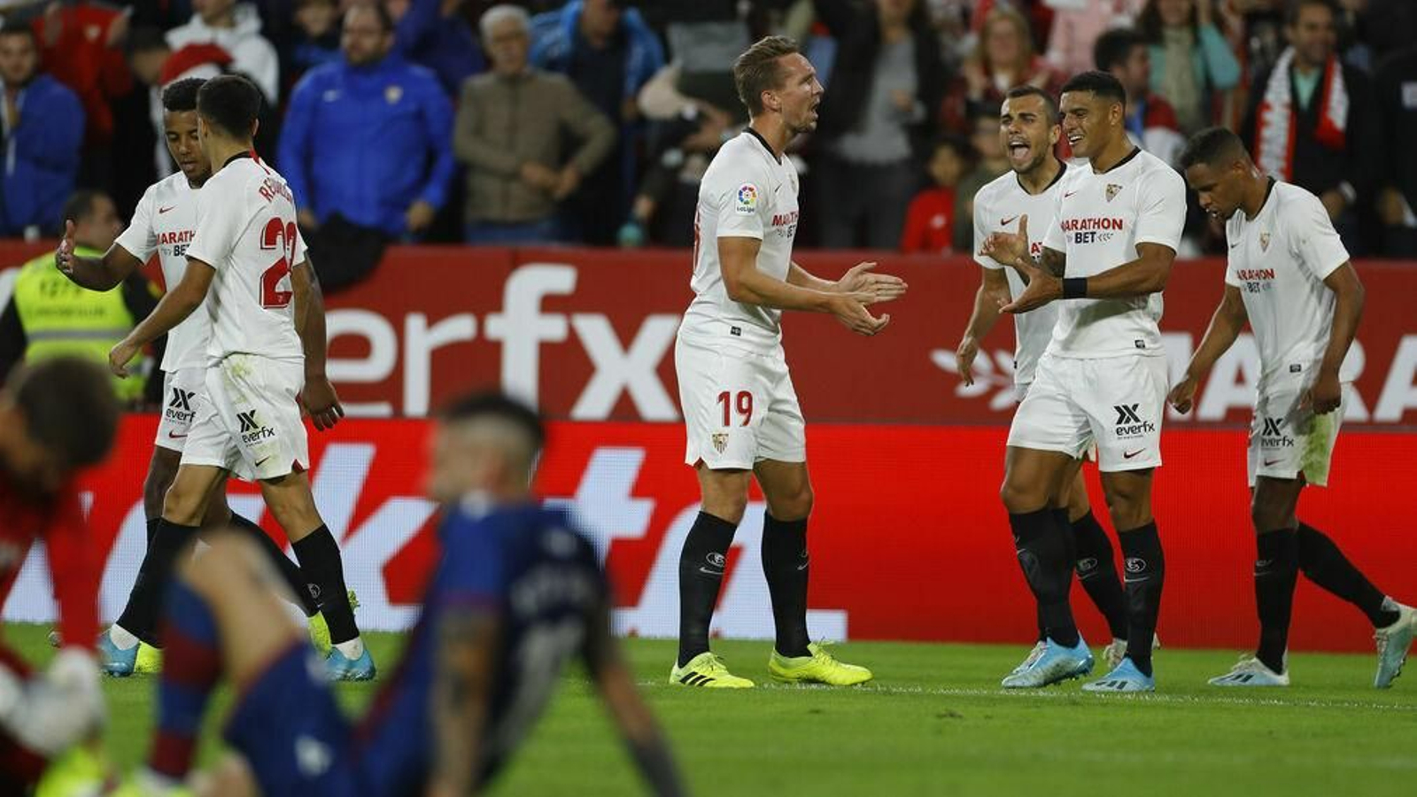 De Jong celebra su gol al Levante en la Liga el pasado 20 de octubre.