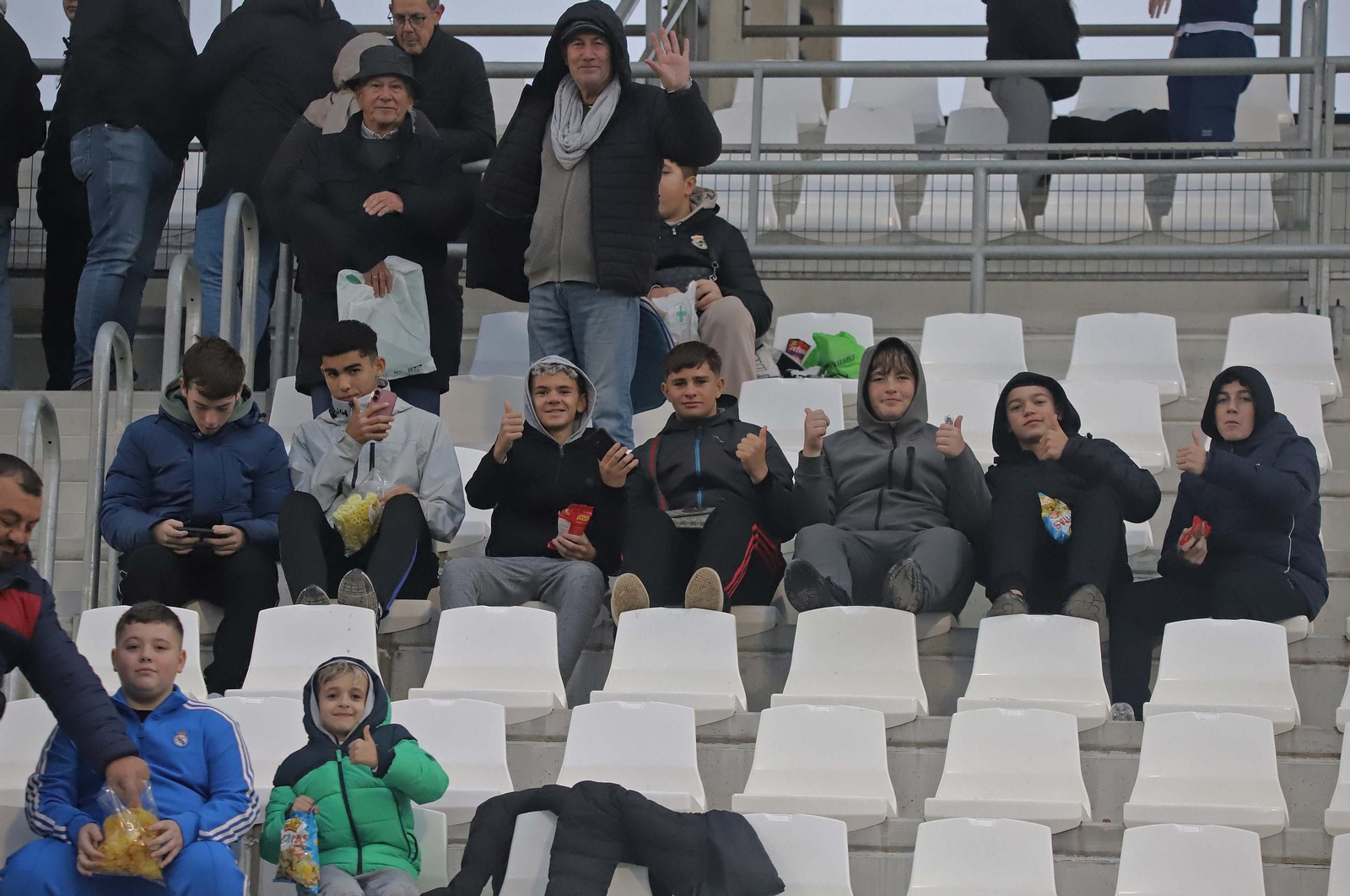 Búscate en el Ciudad de La Línea durante el Balona - Dos Hermanas de Tercera Federación