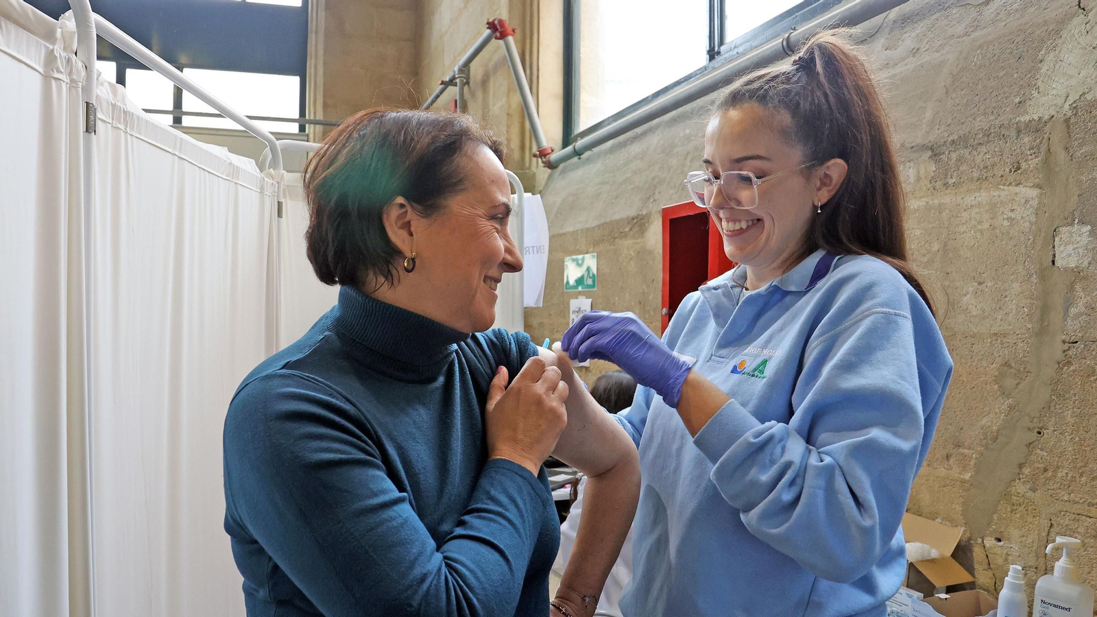 El consejero Sanz acude a la vacunación contra la gripe en Jerez