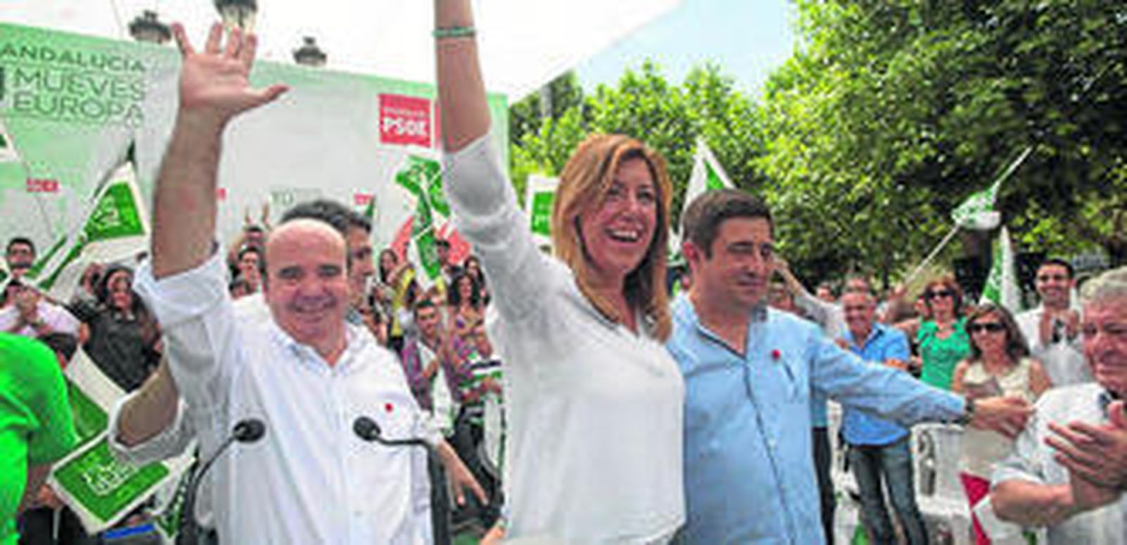 Gaspar Zarrías, Susana Díaz y Francisco Reyes, ayer en el mitin del PSOE en Marmolejo.